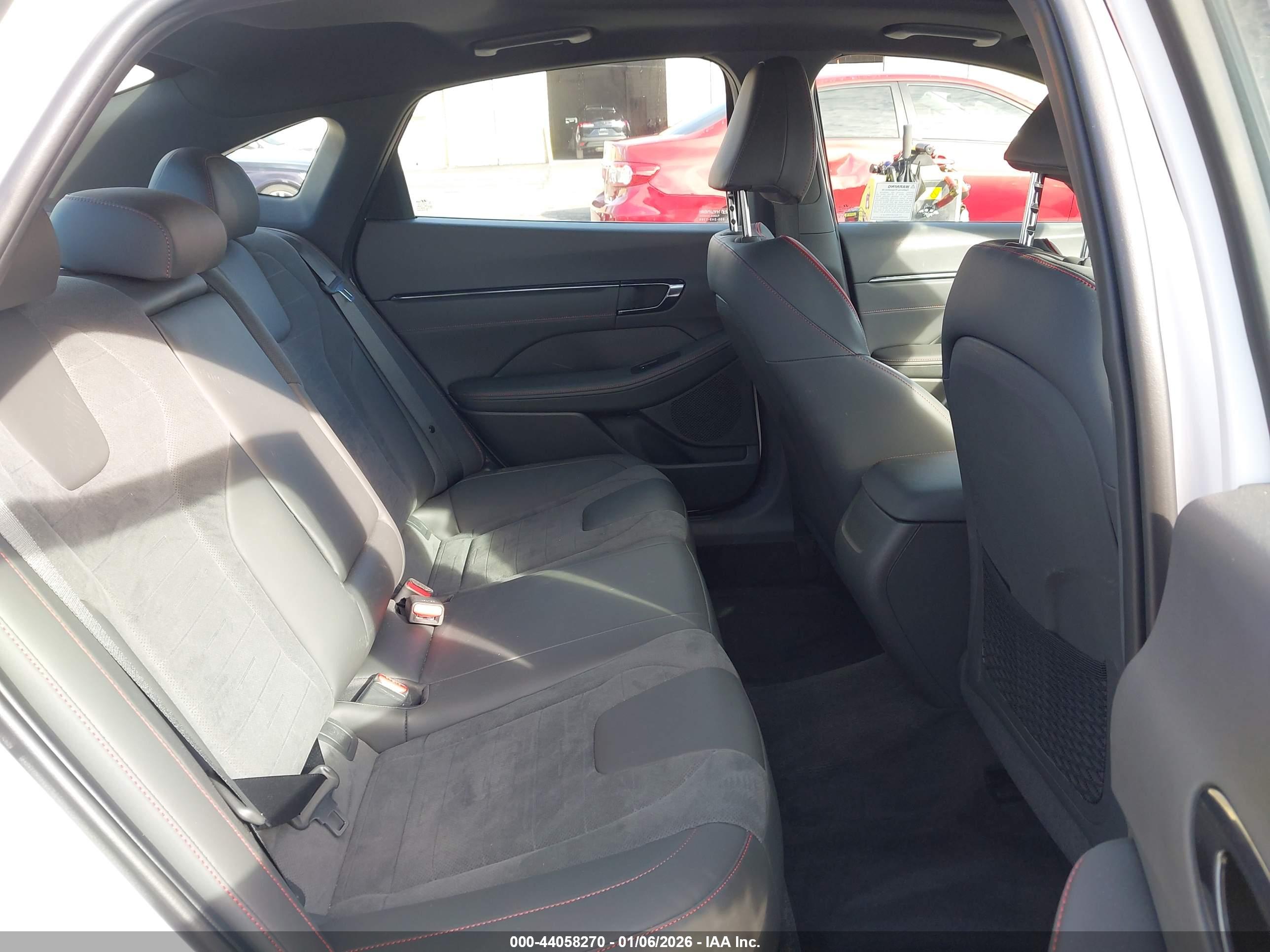 HYUNDAI SONATA image 8
