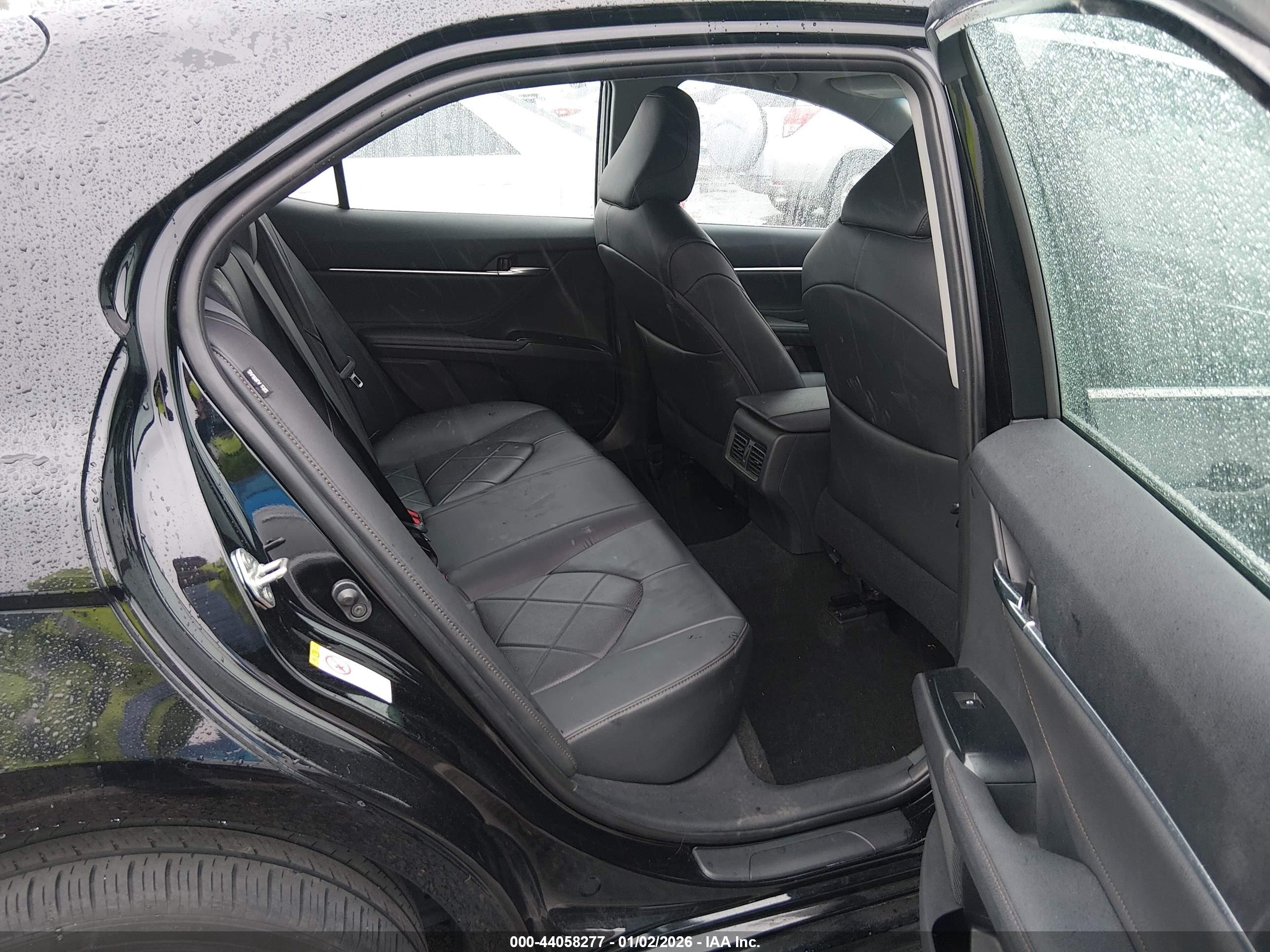 TOYOTA CAMRY image 8