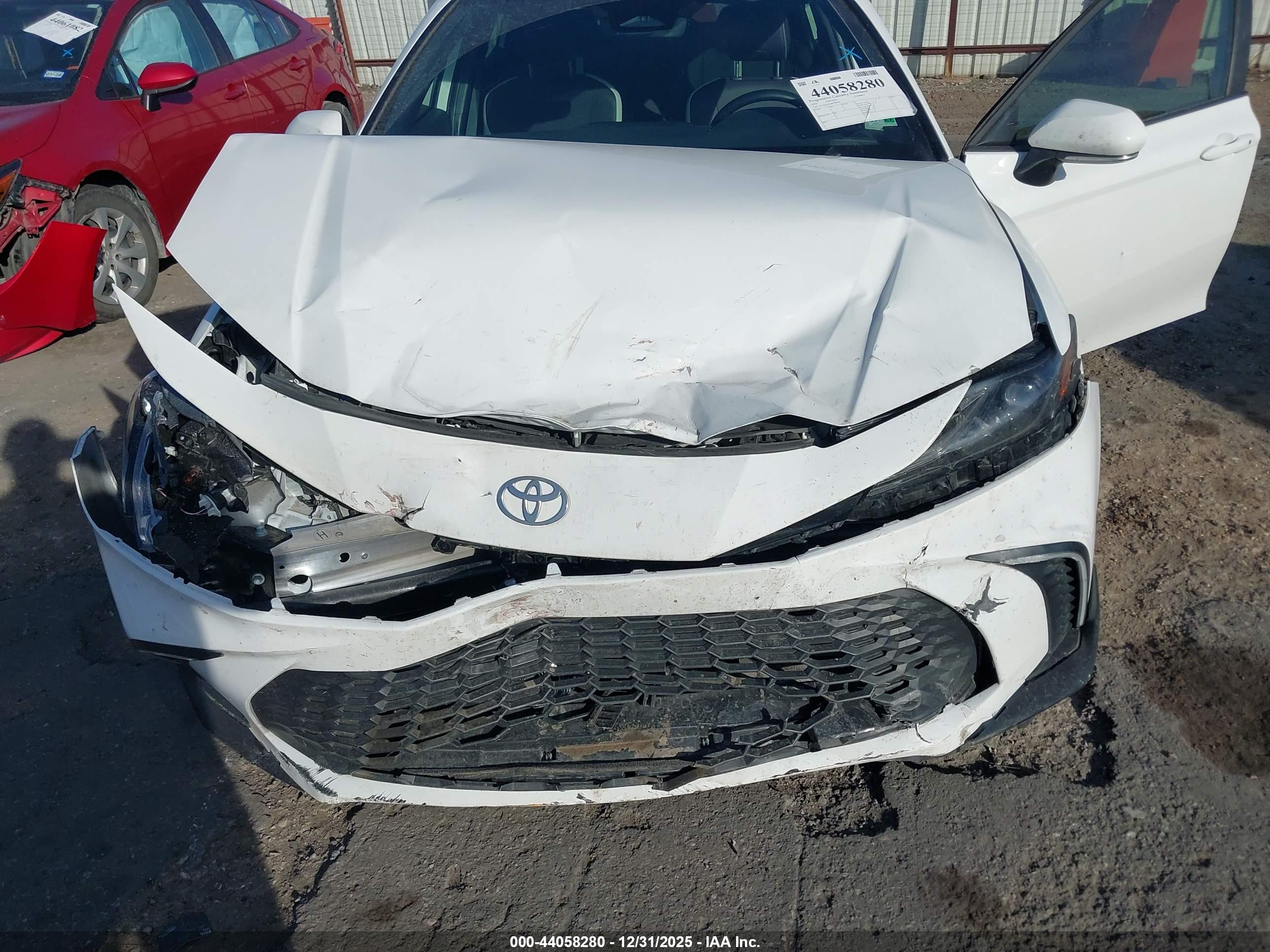 TOYOTA CAMRY image 6