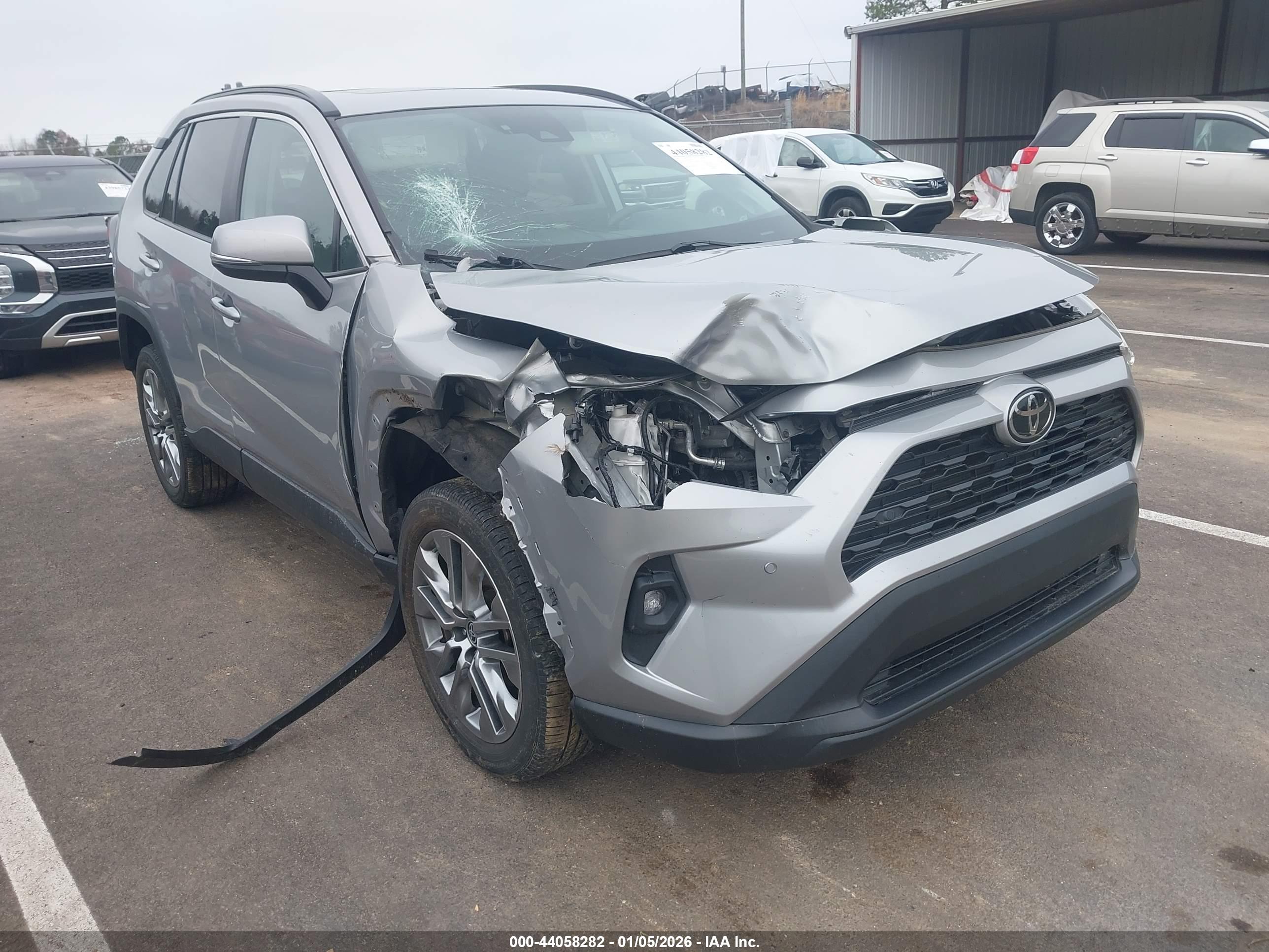 TOYOTA RAV4 image 6