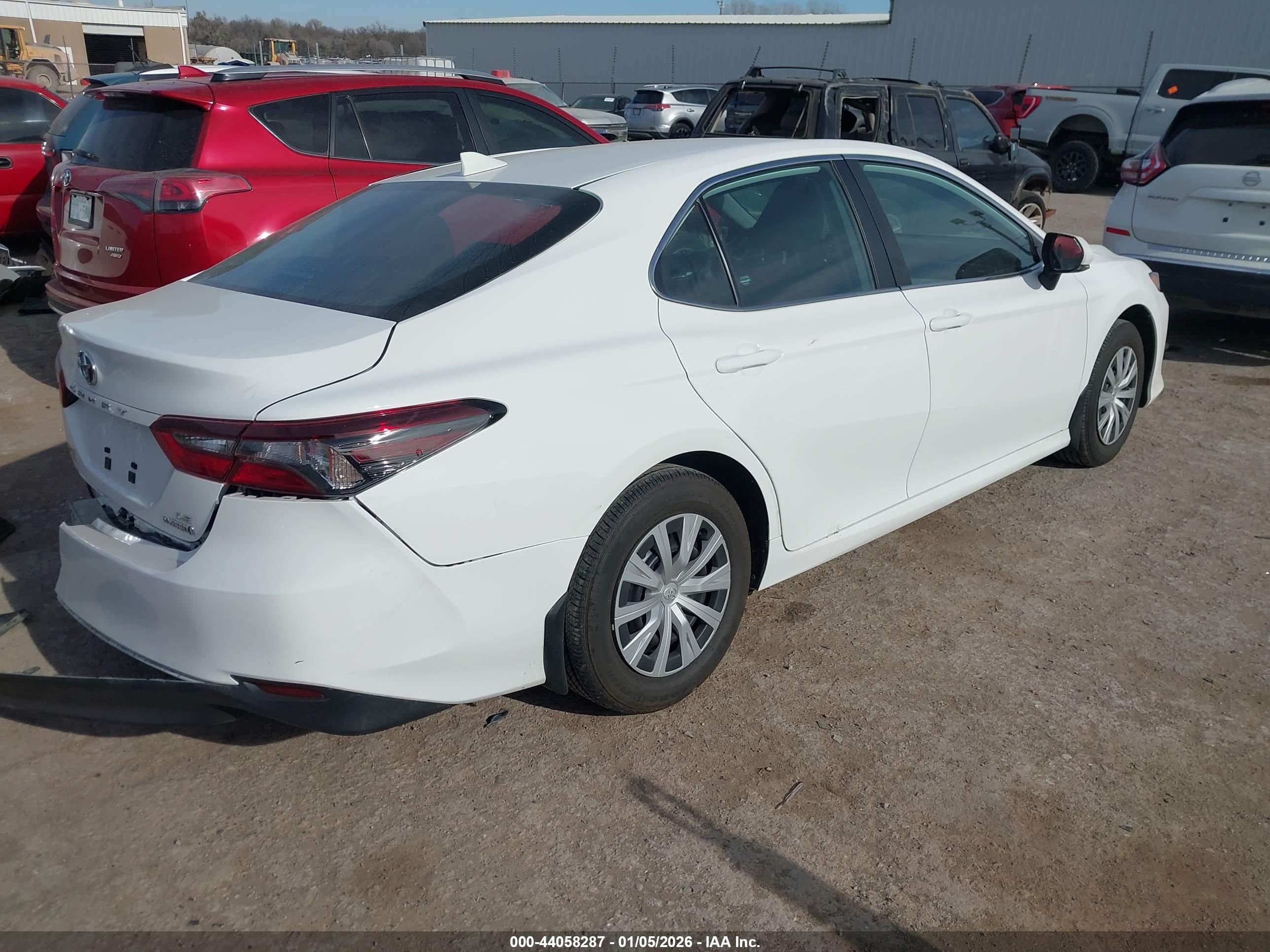 TOYOTA CAMRY image 4