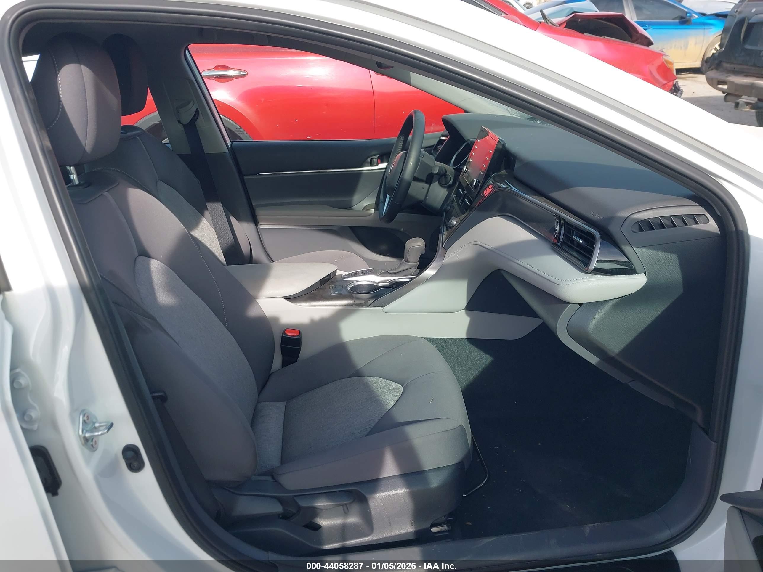 TOYOTA CAMRY image 5