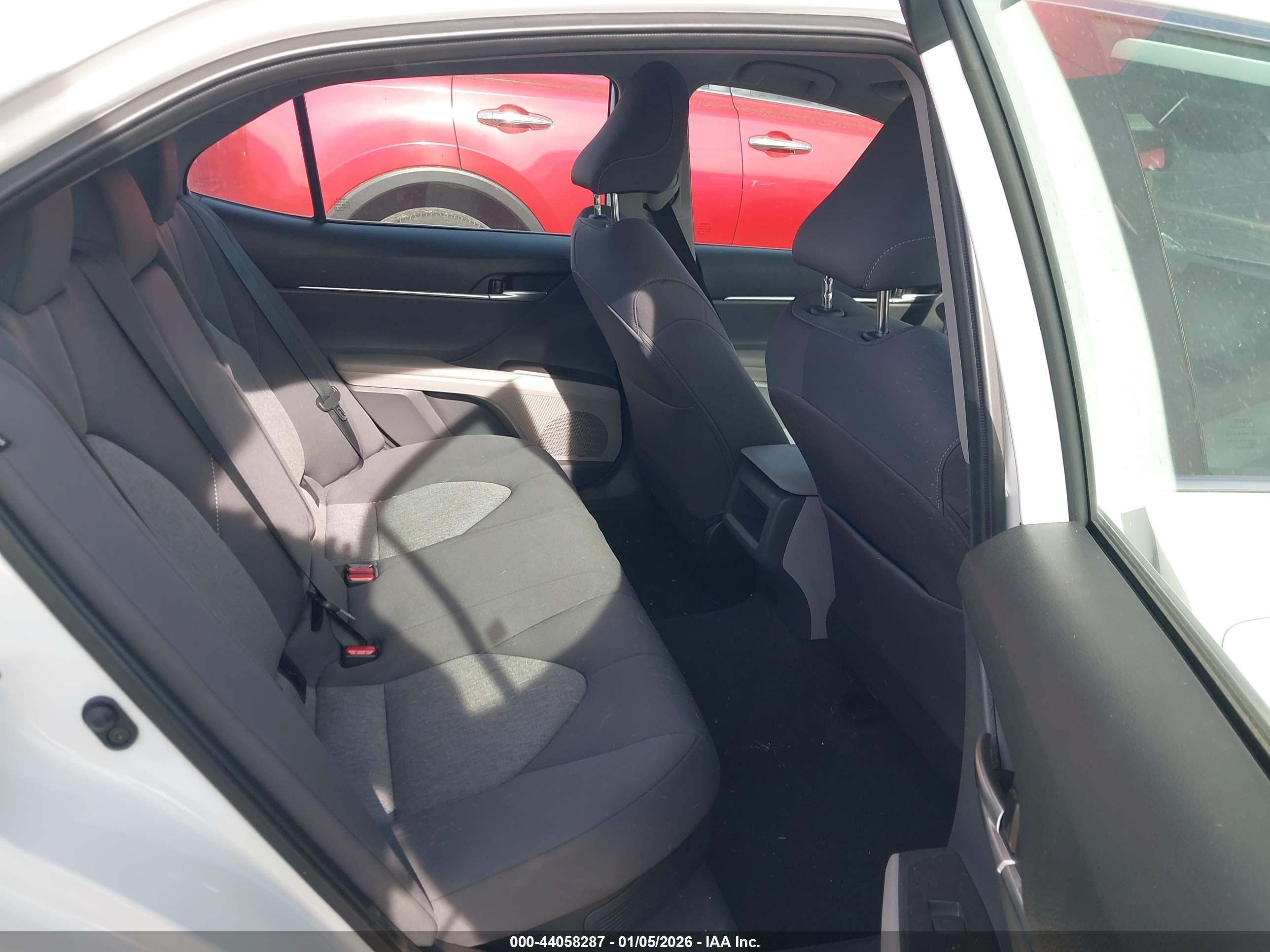 TOYOTA CAMRY image 8