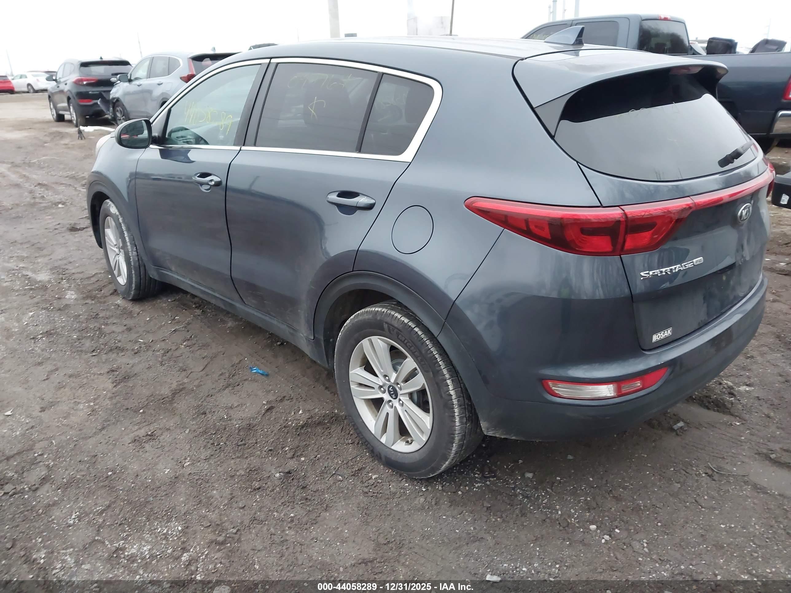KIA SPORTAGE image 3