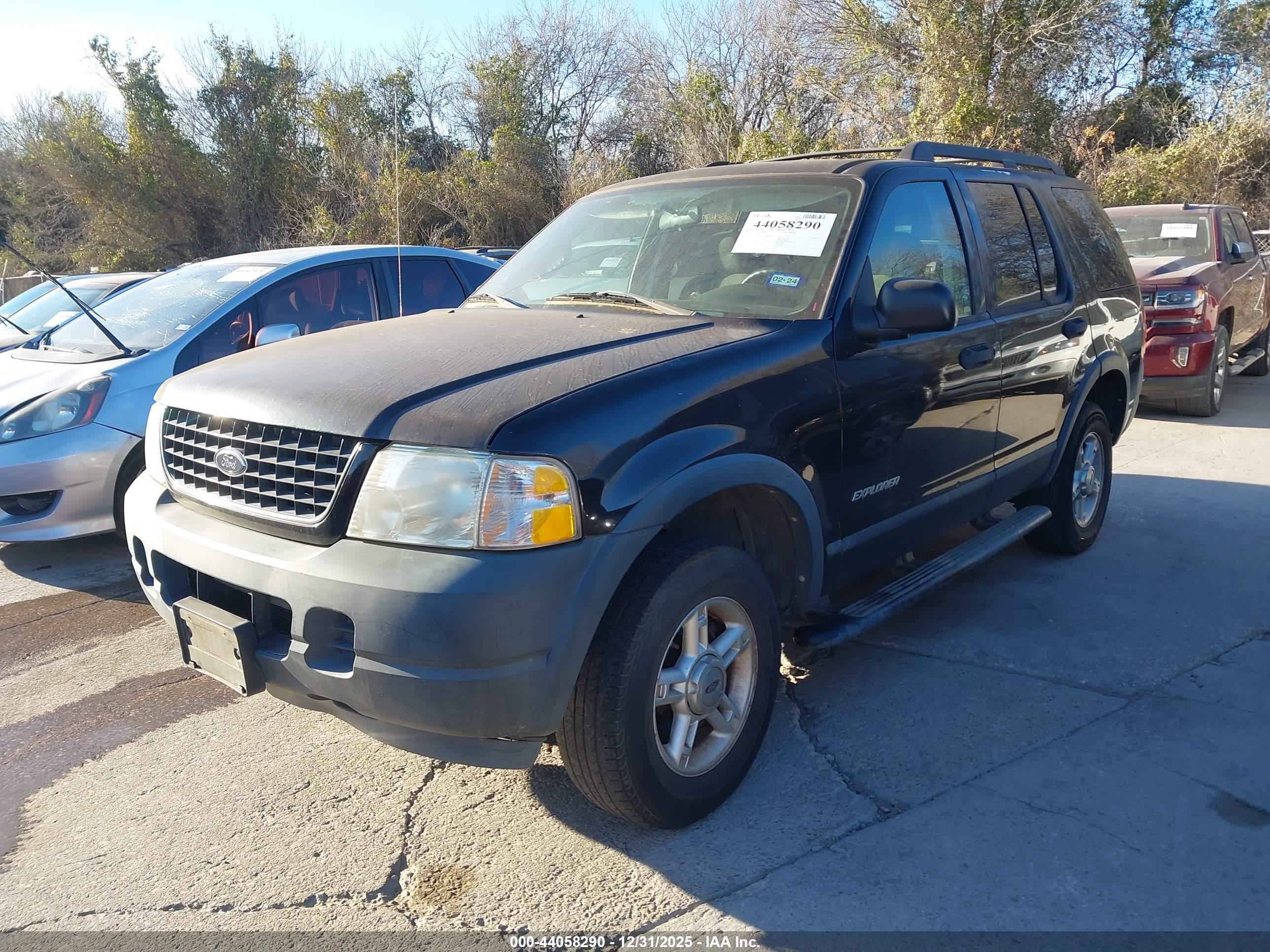 FORD EXPLORER image 2