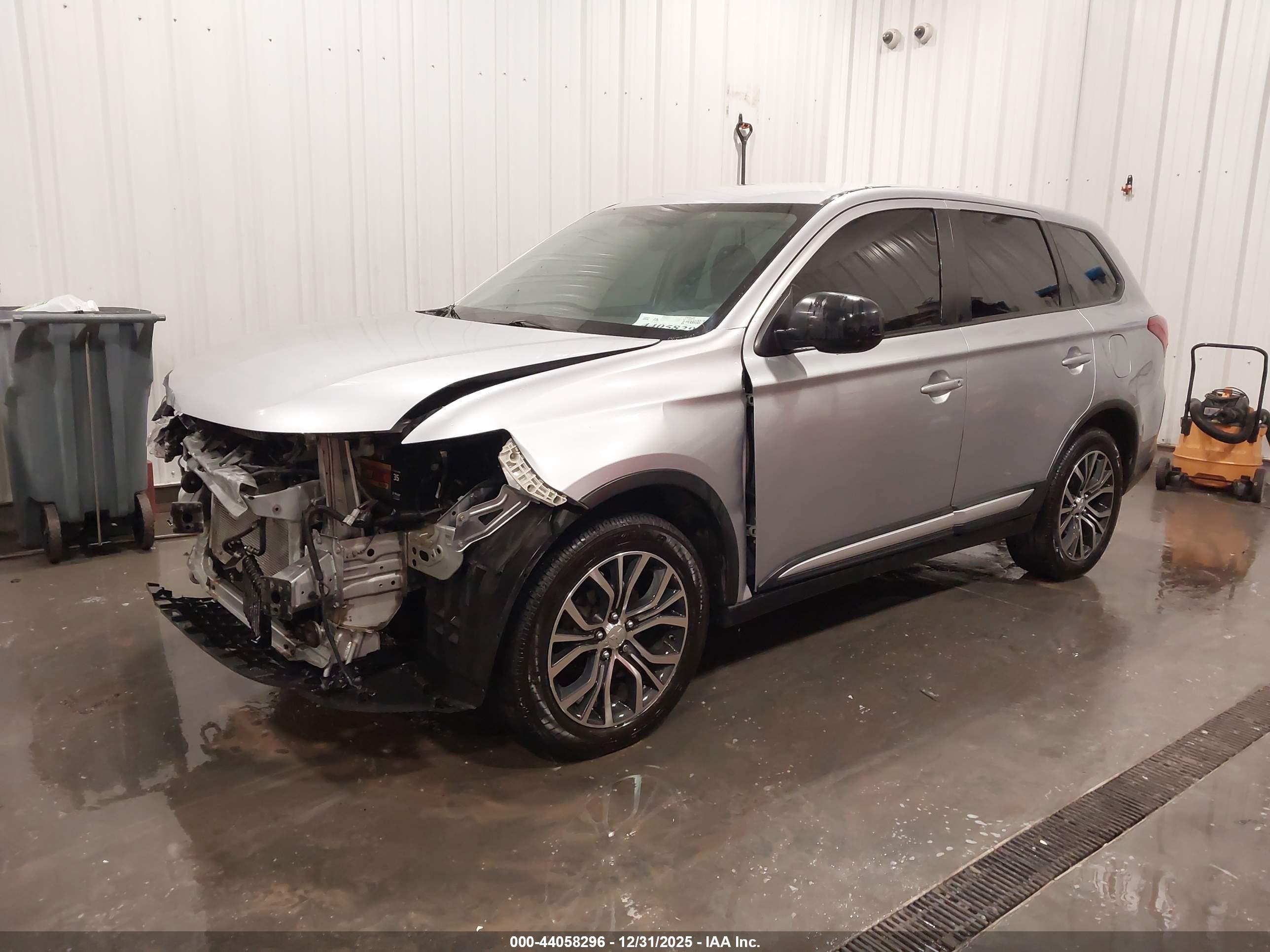 MITSUBISHI OUTLANDER image 2