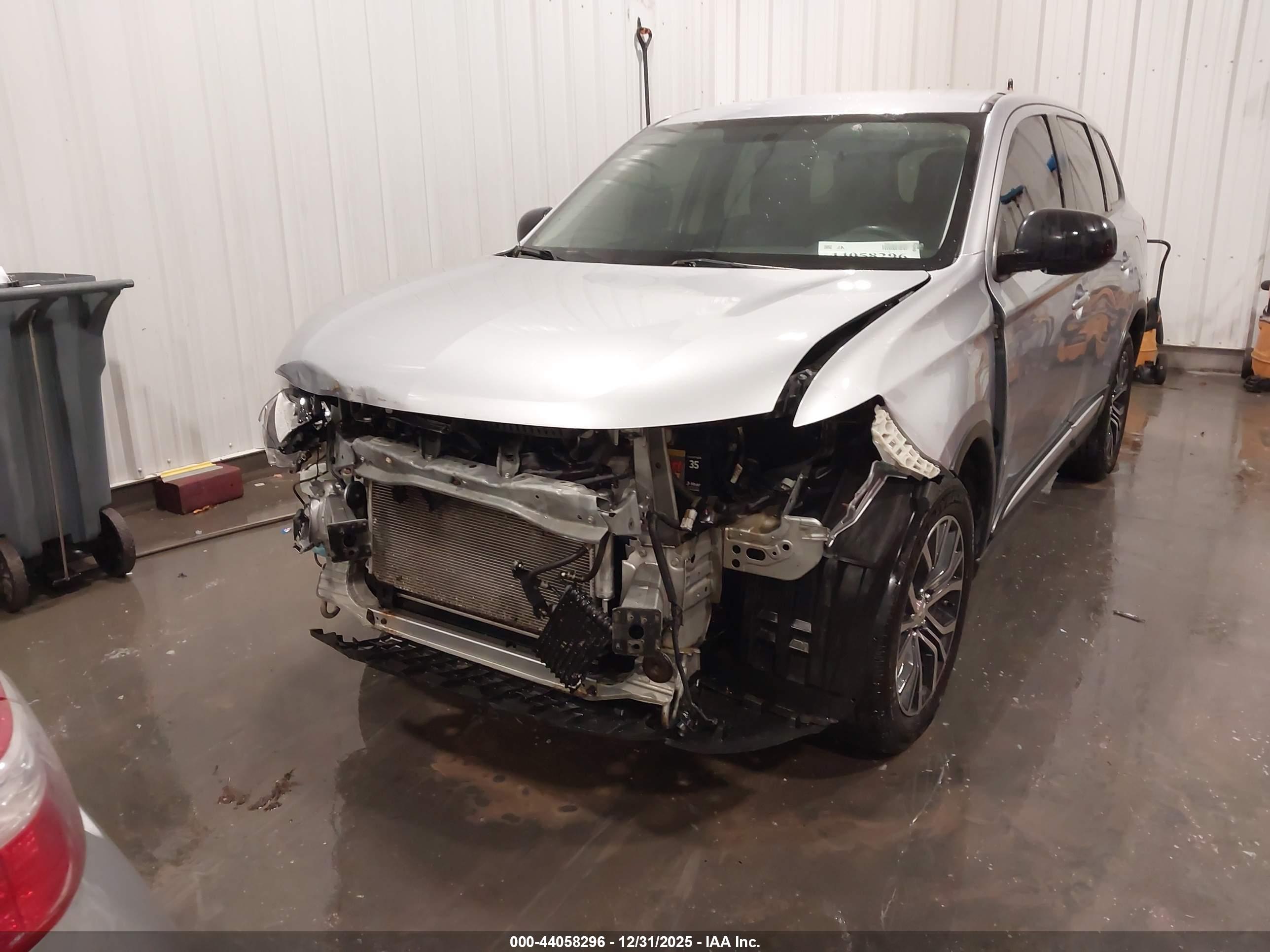 MITSUBISHI OUTLANDER image 6