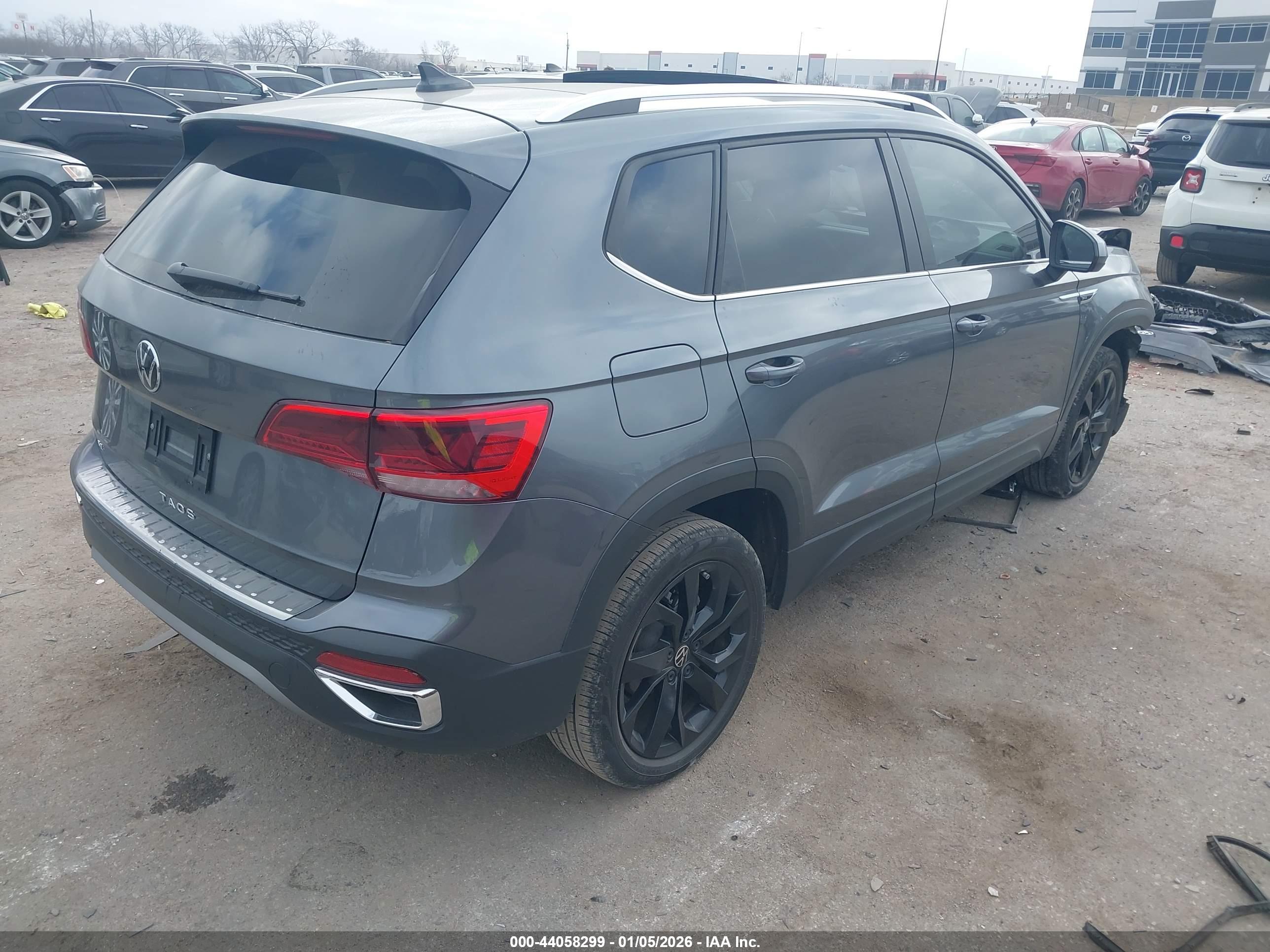 VOLKSWAGEN TAOS image 4