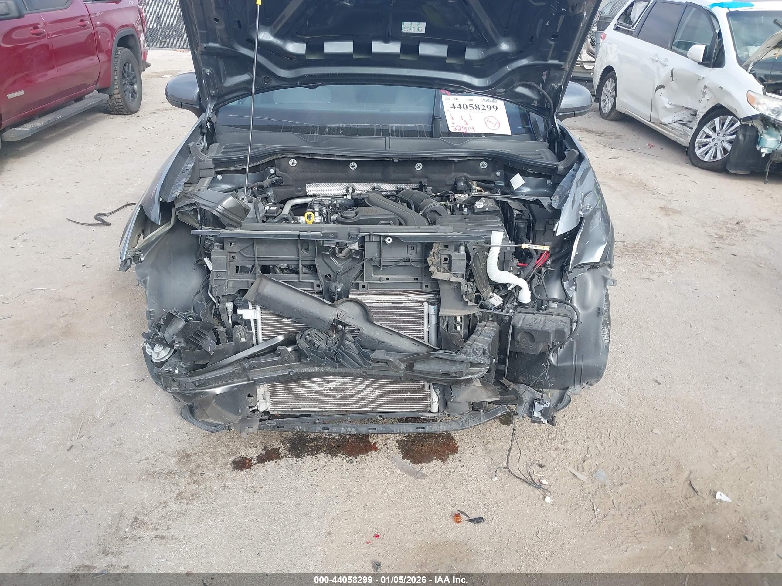 VOLKSWAGEN TAOS image 6