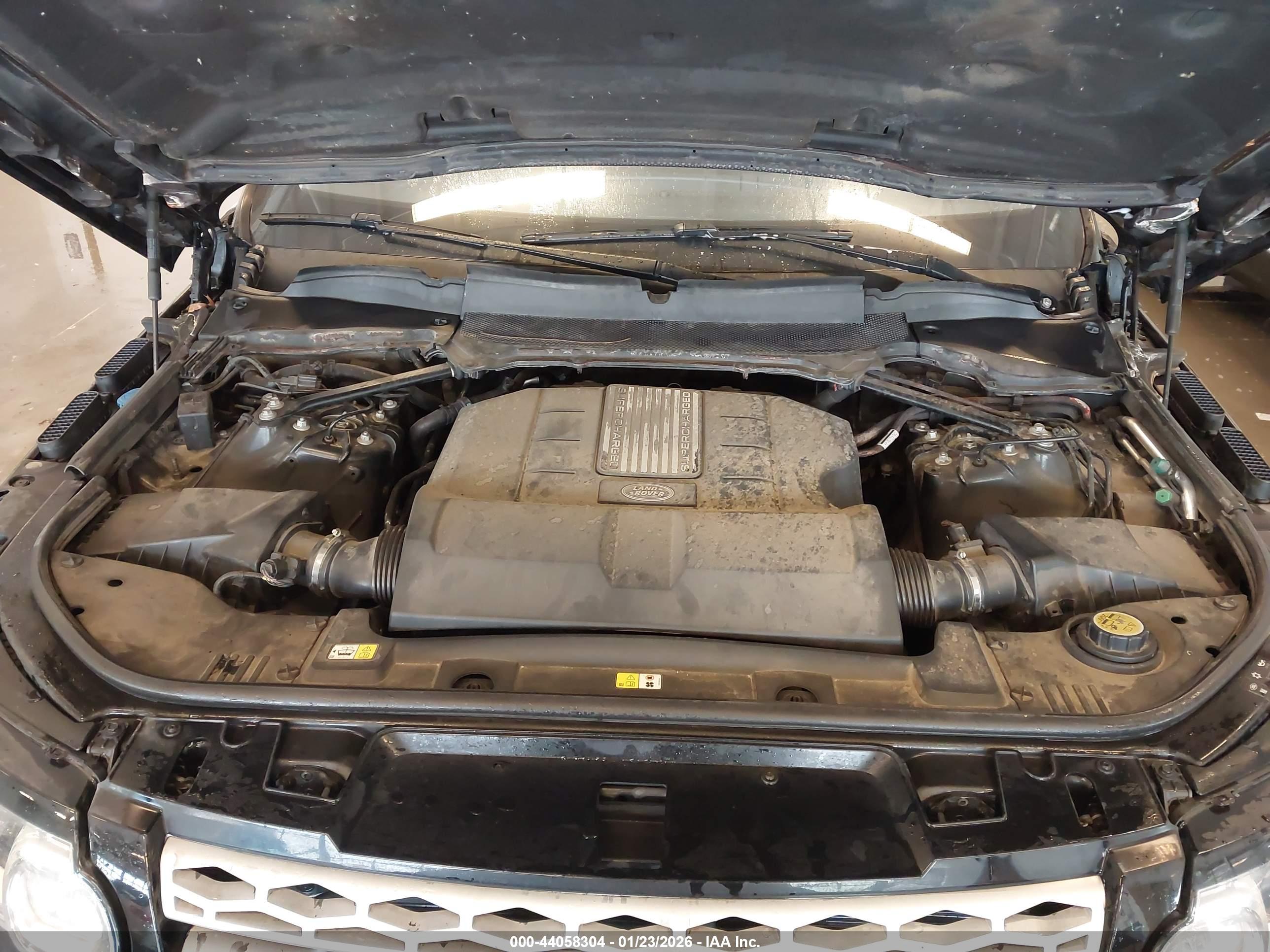 LAND ROVER image 10