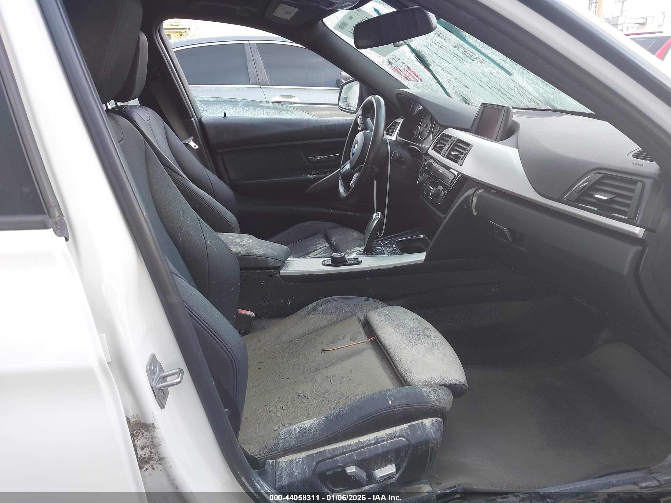 BMW 320I image 5