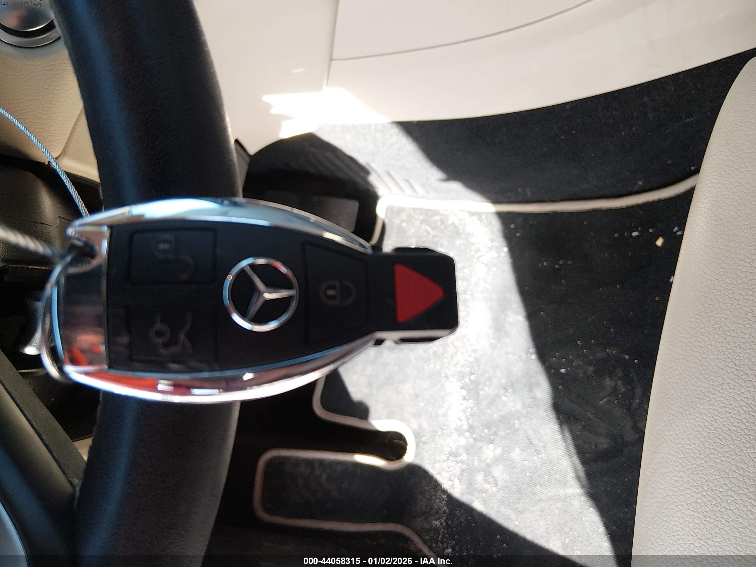 MERCEDES-BENZ GLA image 11