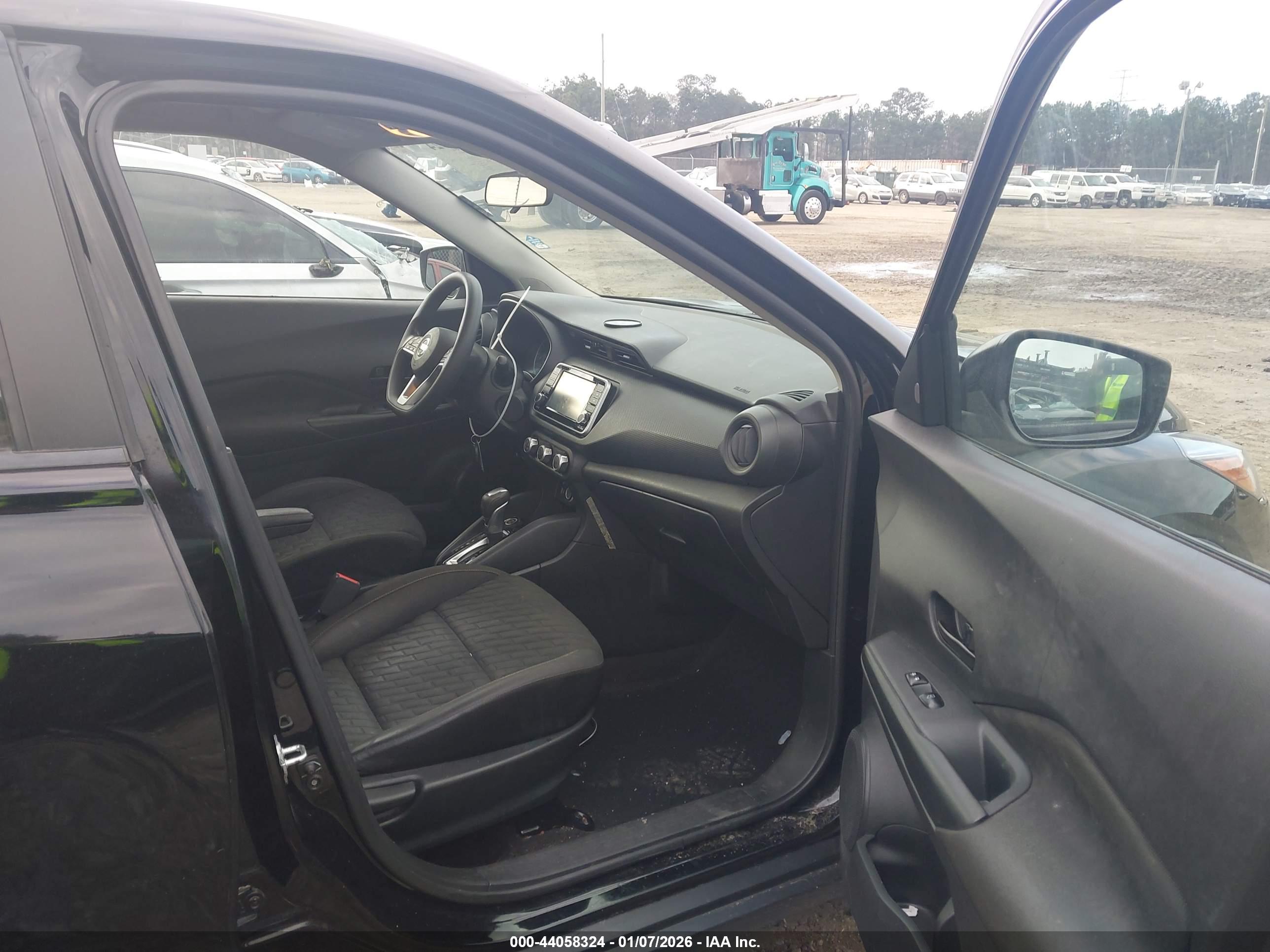 NISSAN KICKS image 5