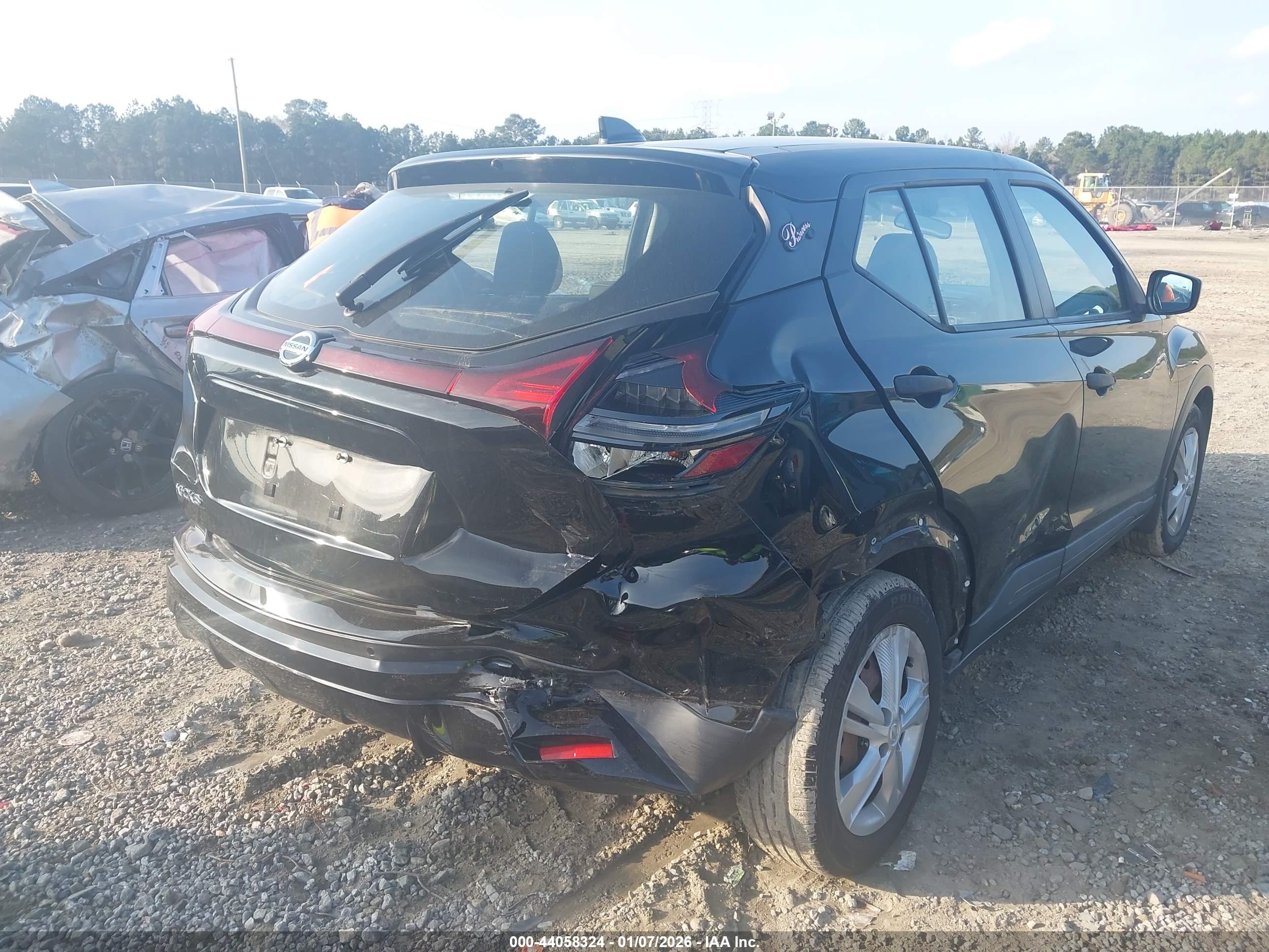 NISSAN KICKS image 6