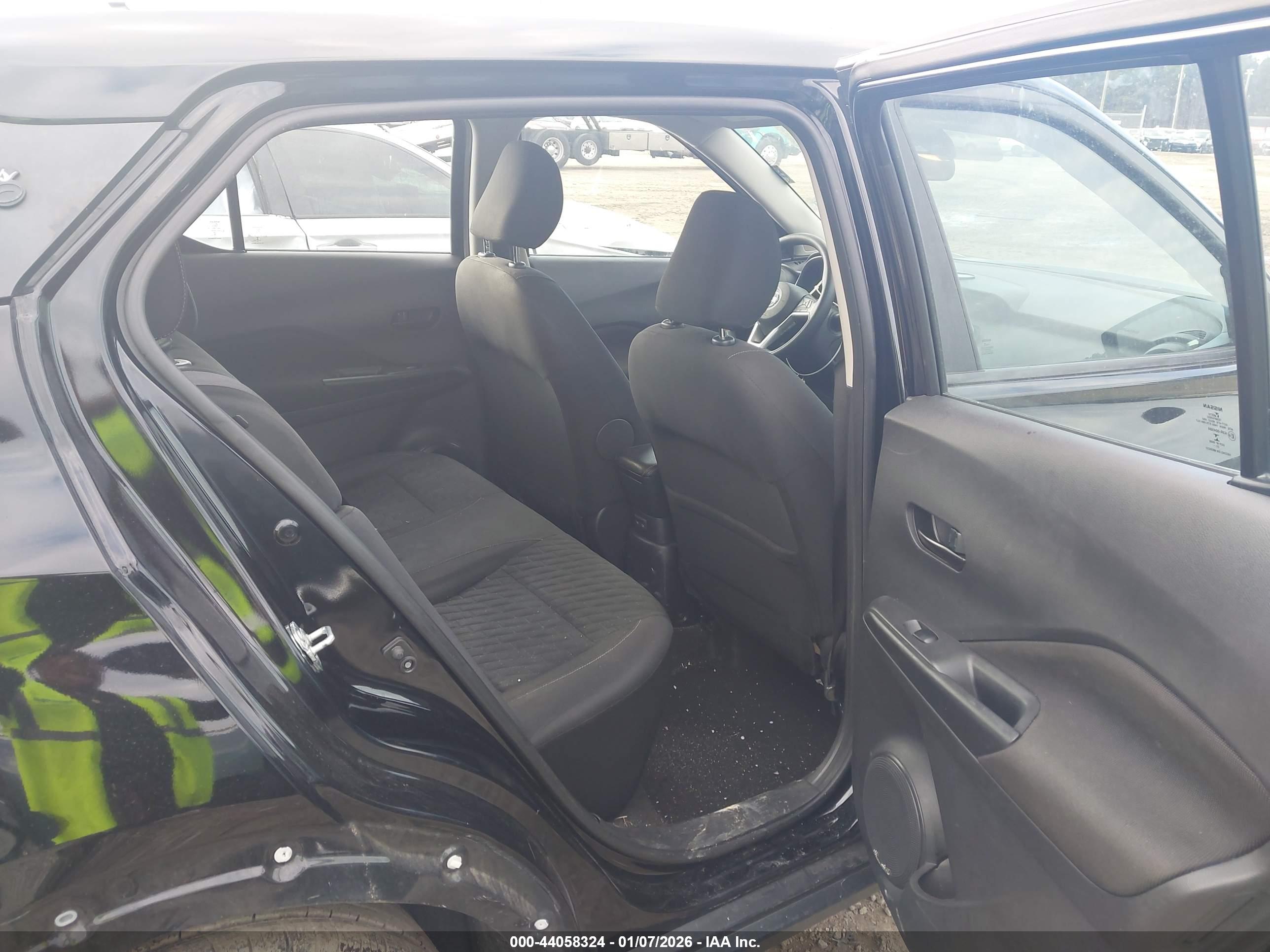 NISSAN KICKS image 8