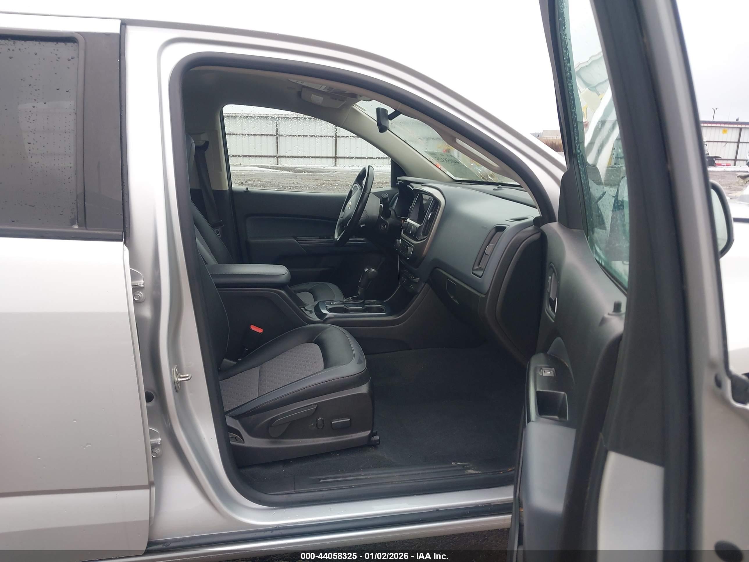 CHEVROLET COLORADO image 5