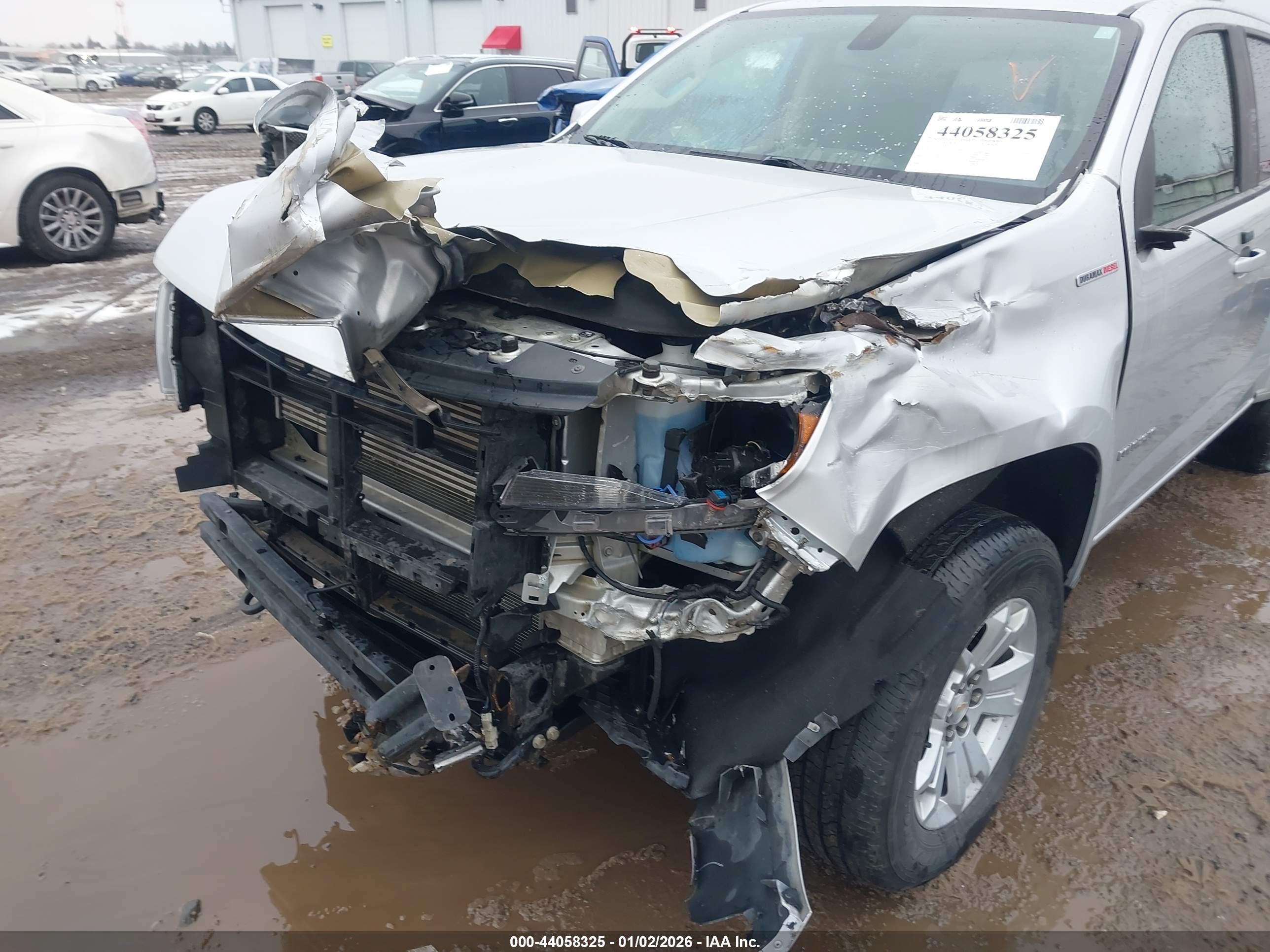 CHEVROLET COLORADO image 6