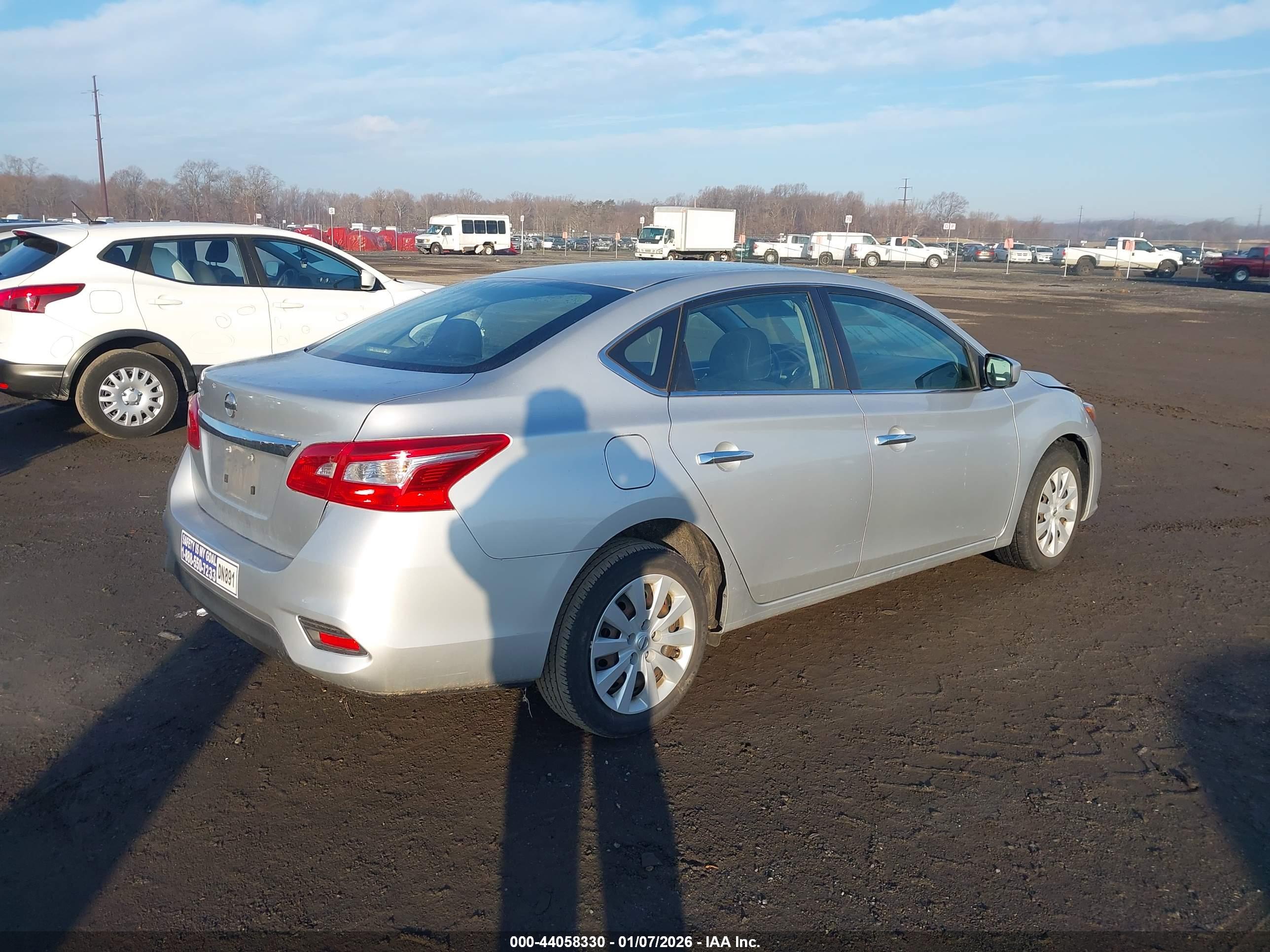 NISSAN SENTRA image 4