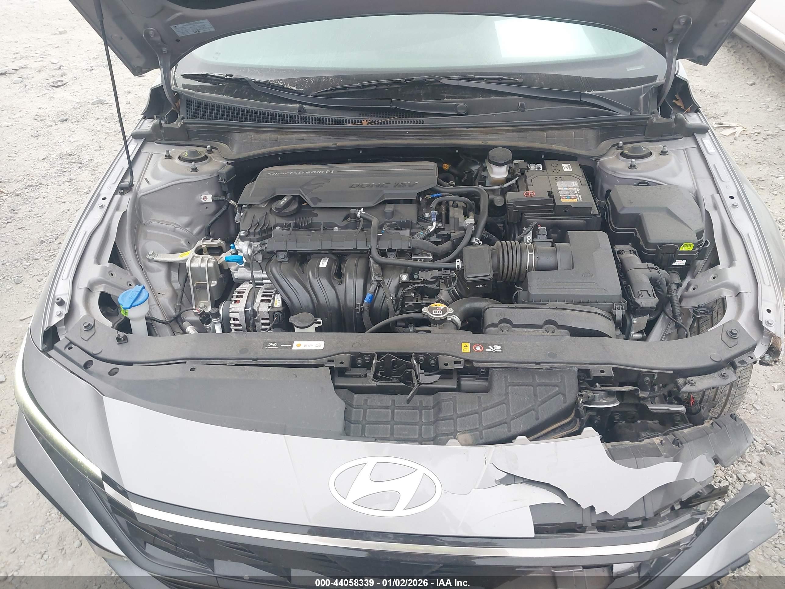 HYUNDAI ELANTRA image 10
