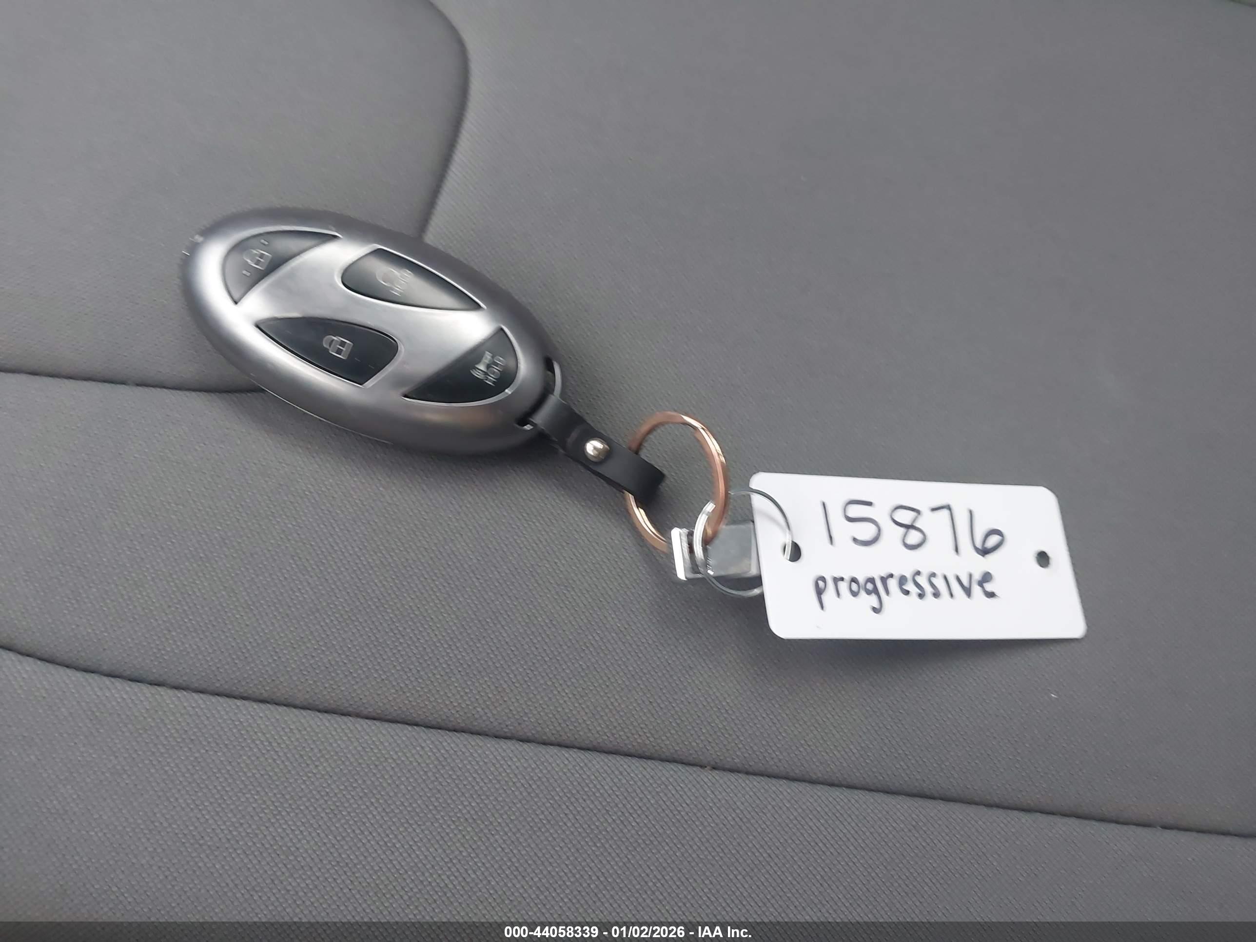 HYUNDAI ELANTRA image 11