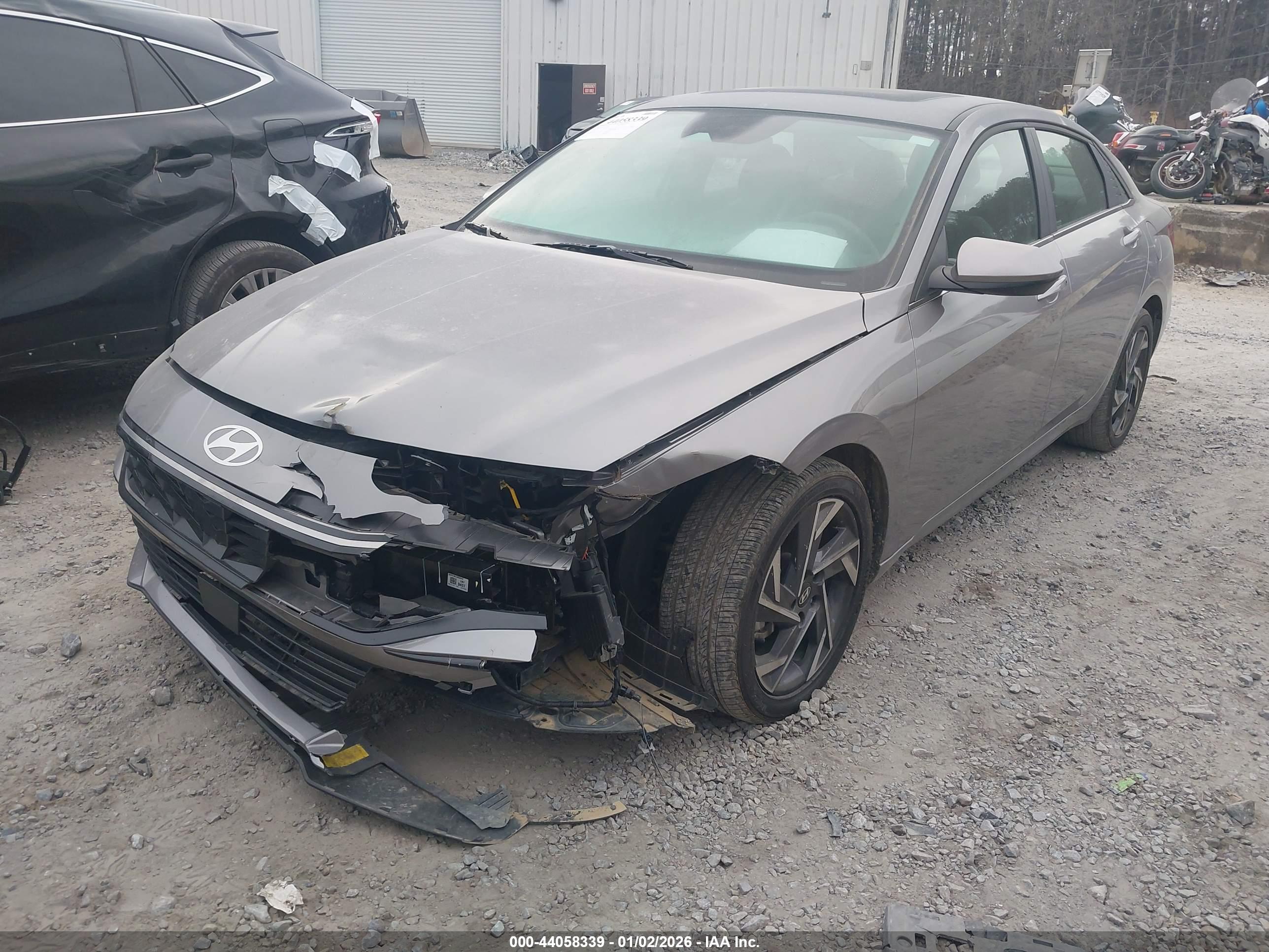HYUNDAI ELANTRA image 2