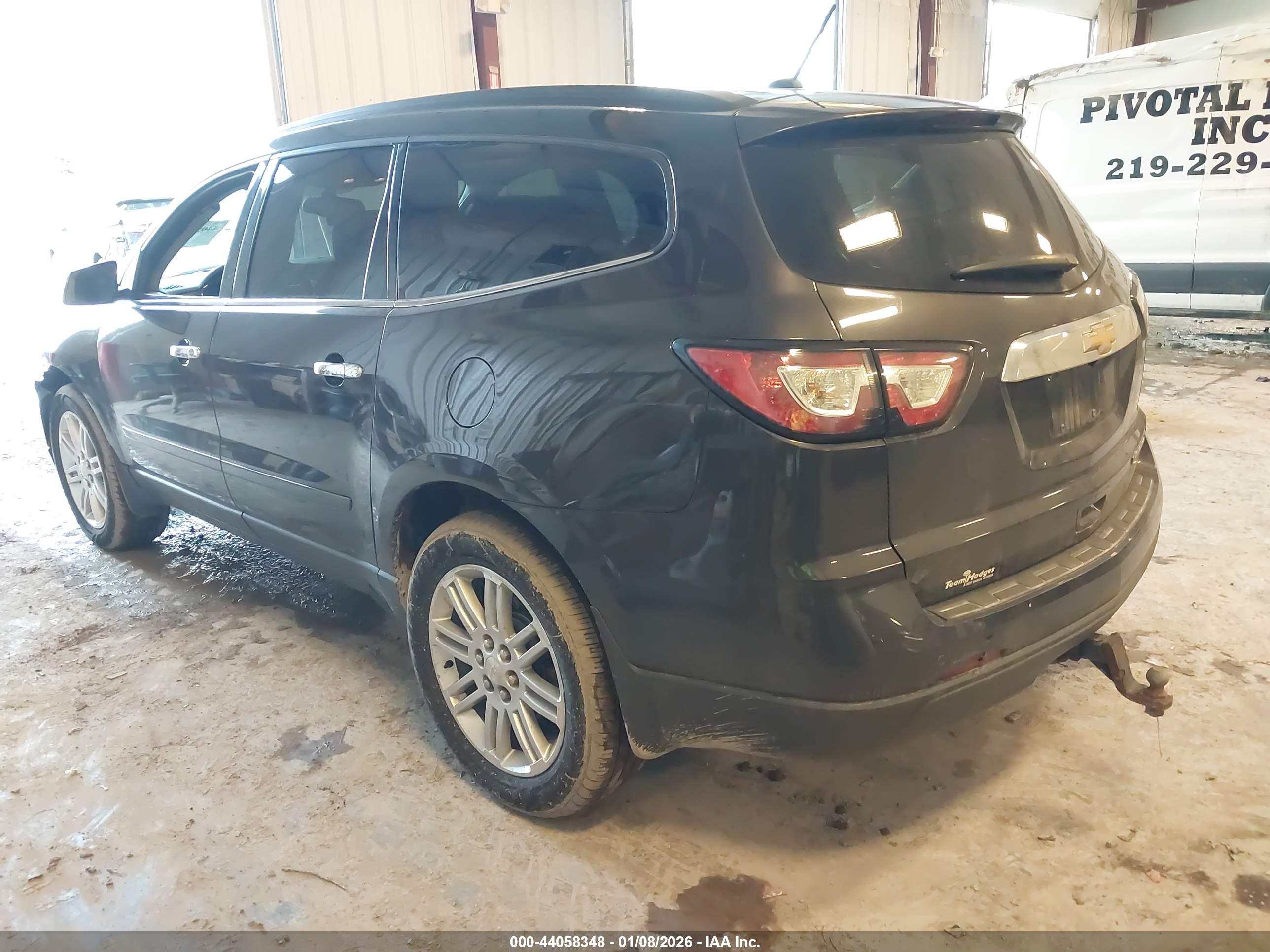 CHEVROLET TRAVERSE image 3