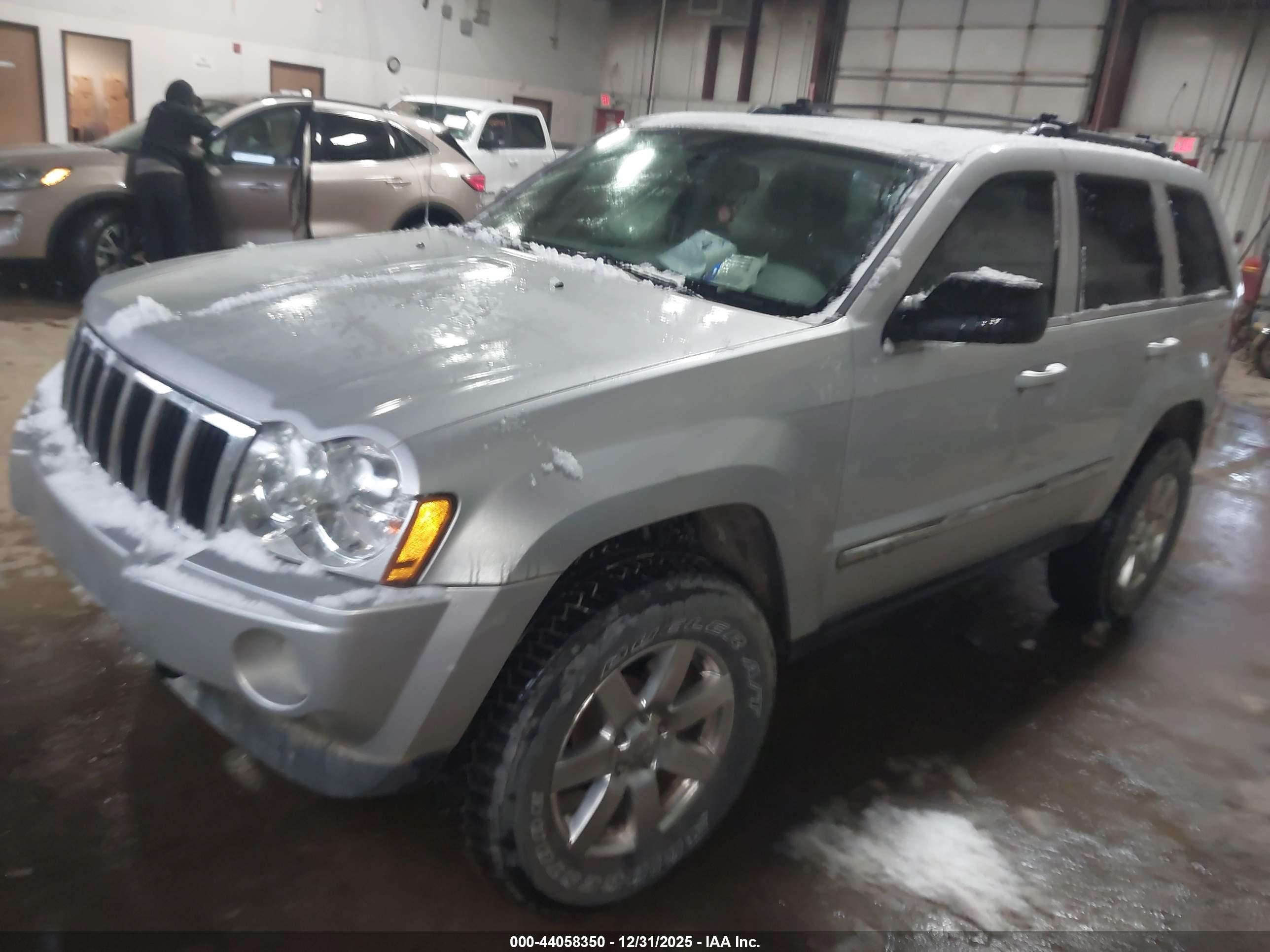 JEEP GRAND image 2