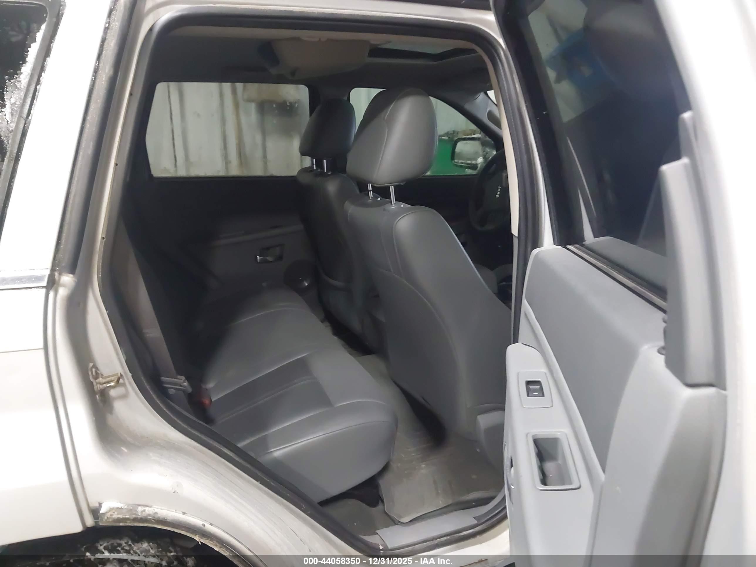 JEEP GRAND image 8