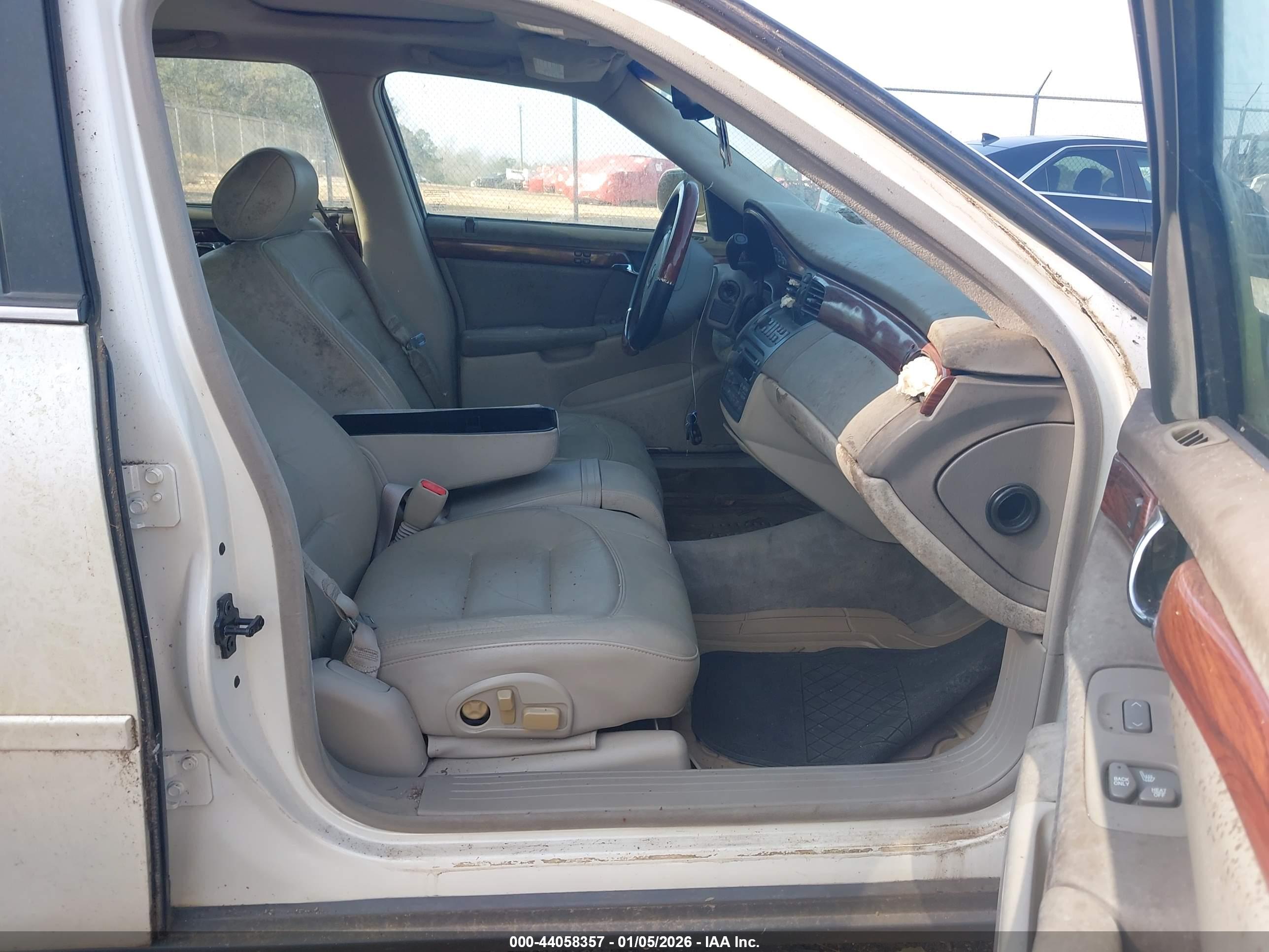 CADILLAC DEVILLE image 5