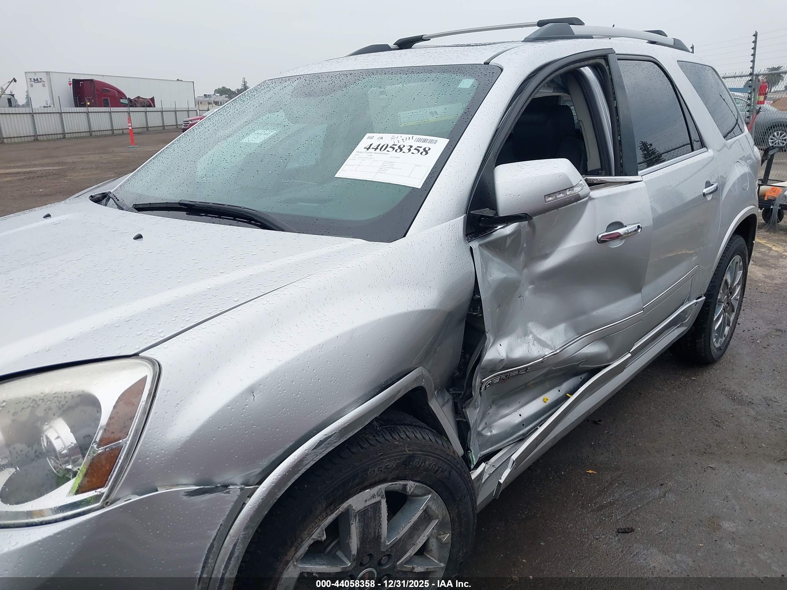 GMC ACADIA image 6