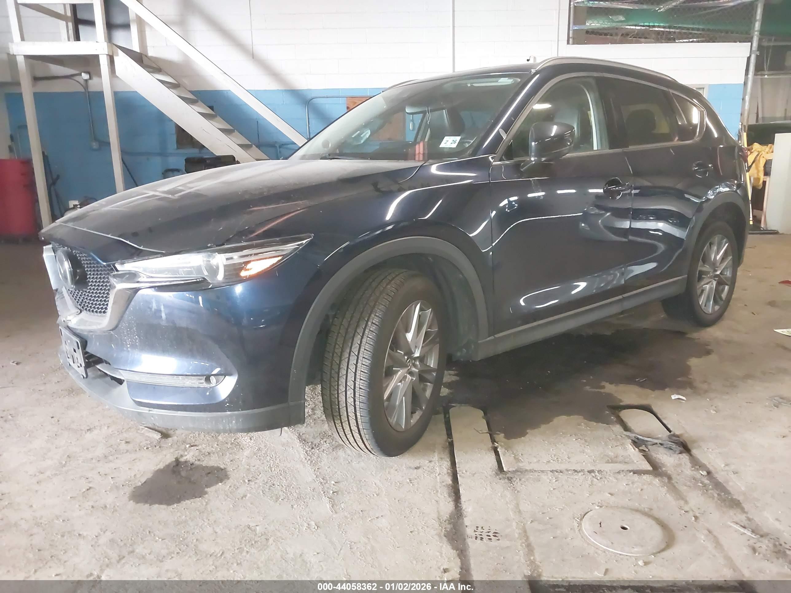 MAZDA CX-5 image 2