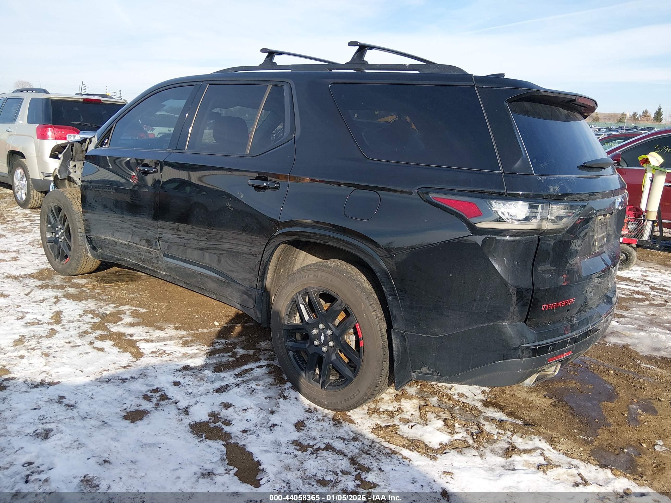CHEVROLET TRAVERSE image 3