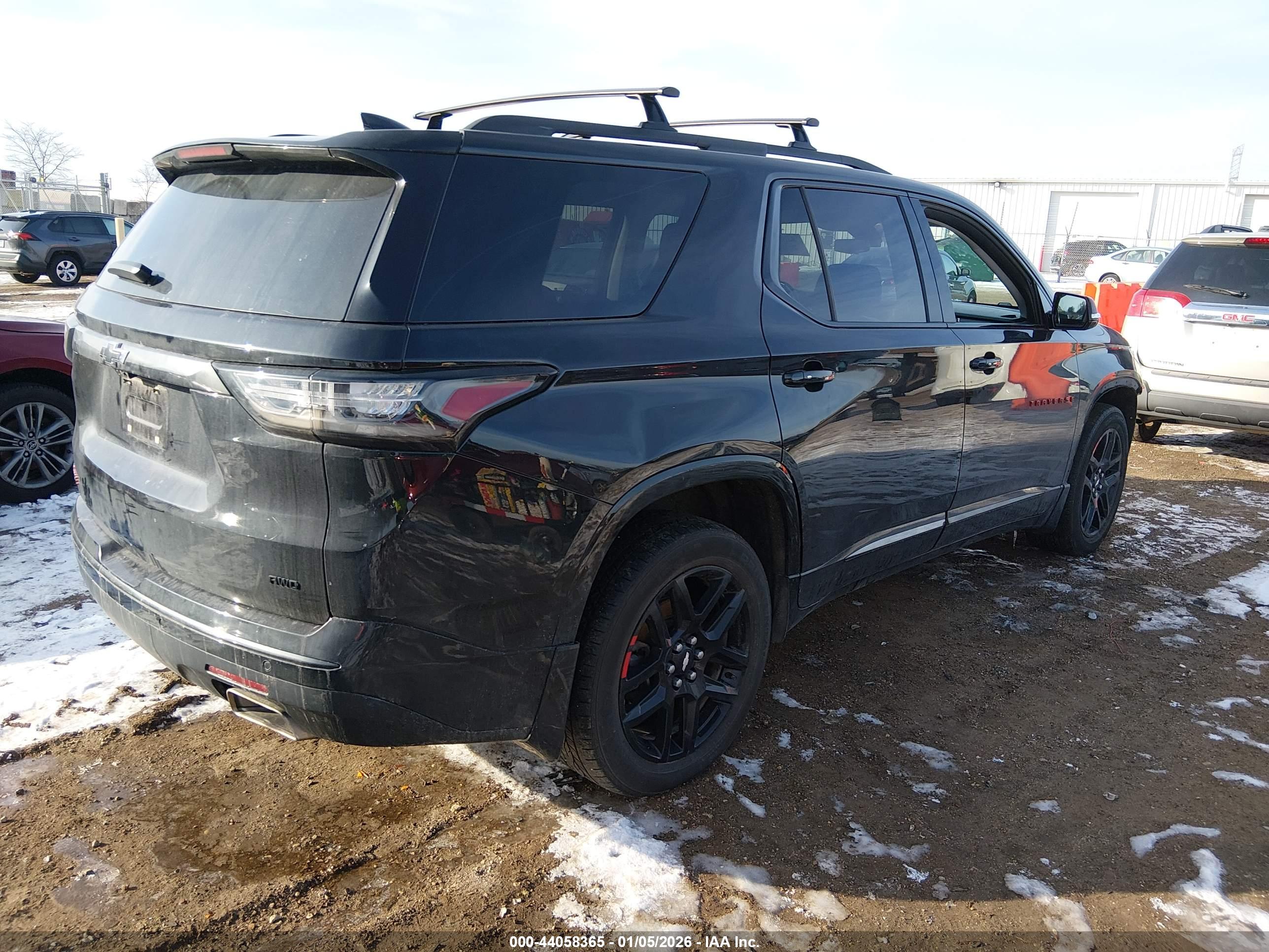 CHEVROLET TRAVERSE image 4