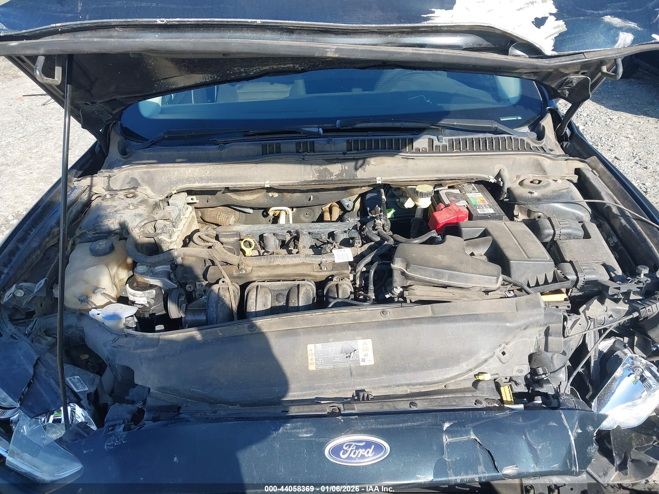 FORD FUSION image 10