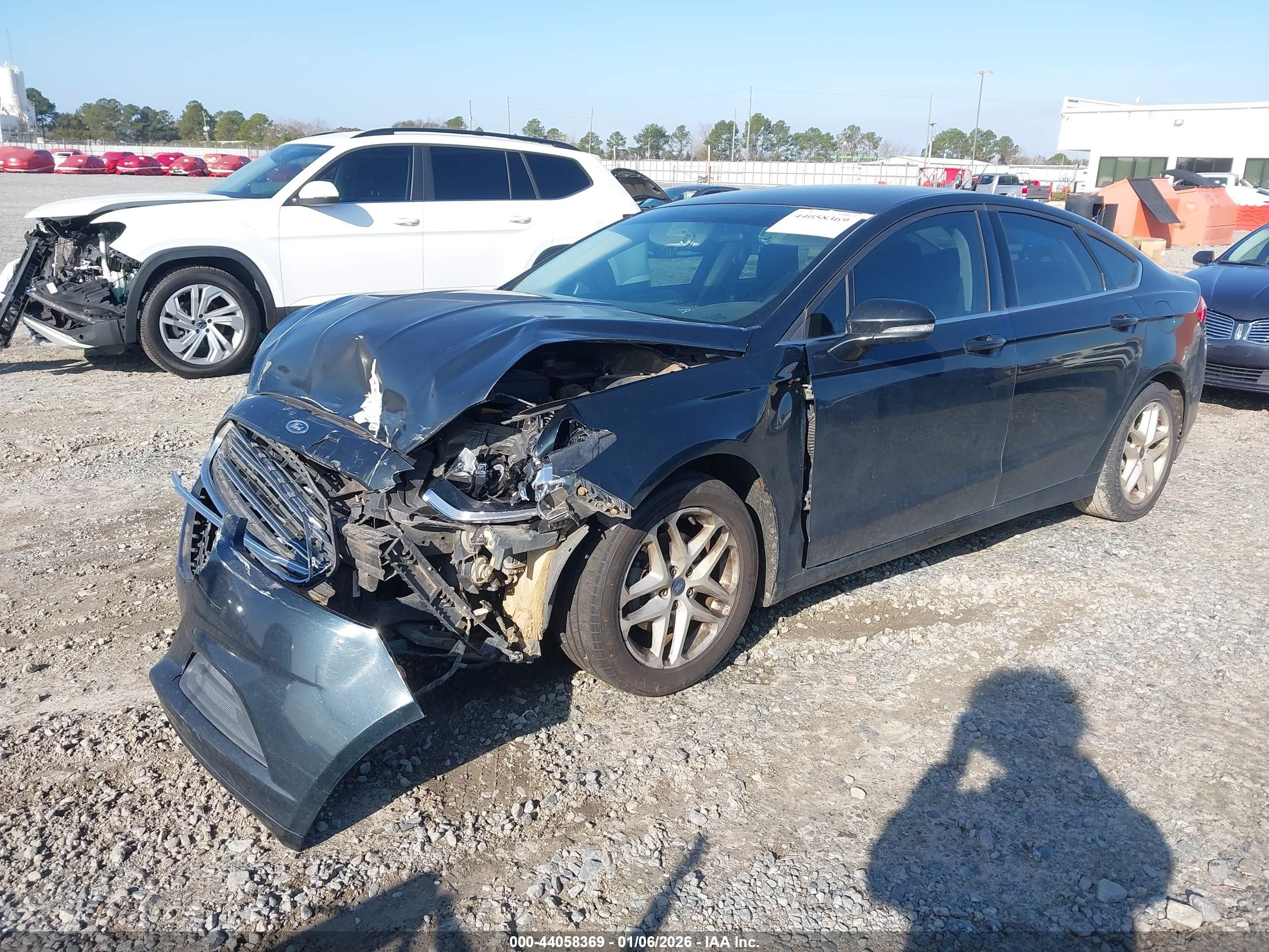 FORD FUSION image 2