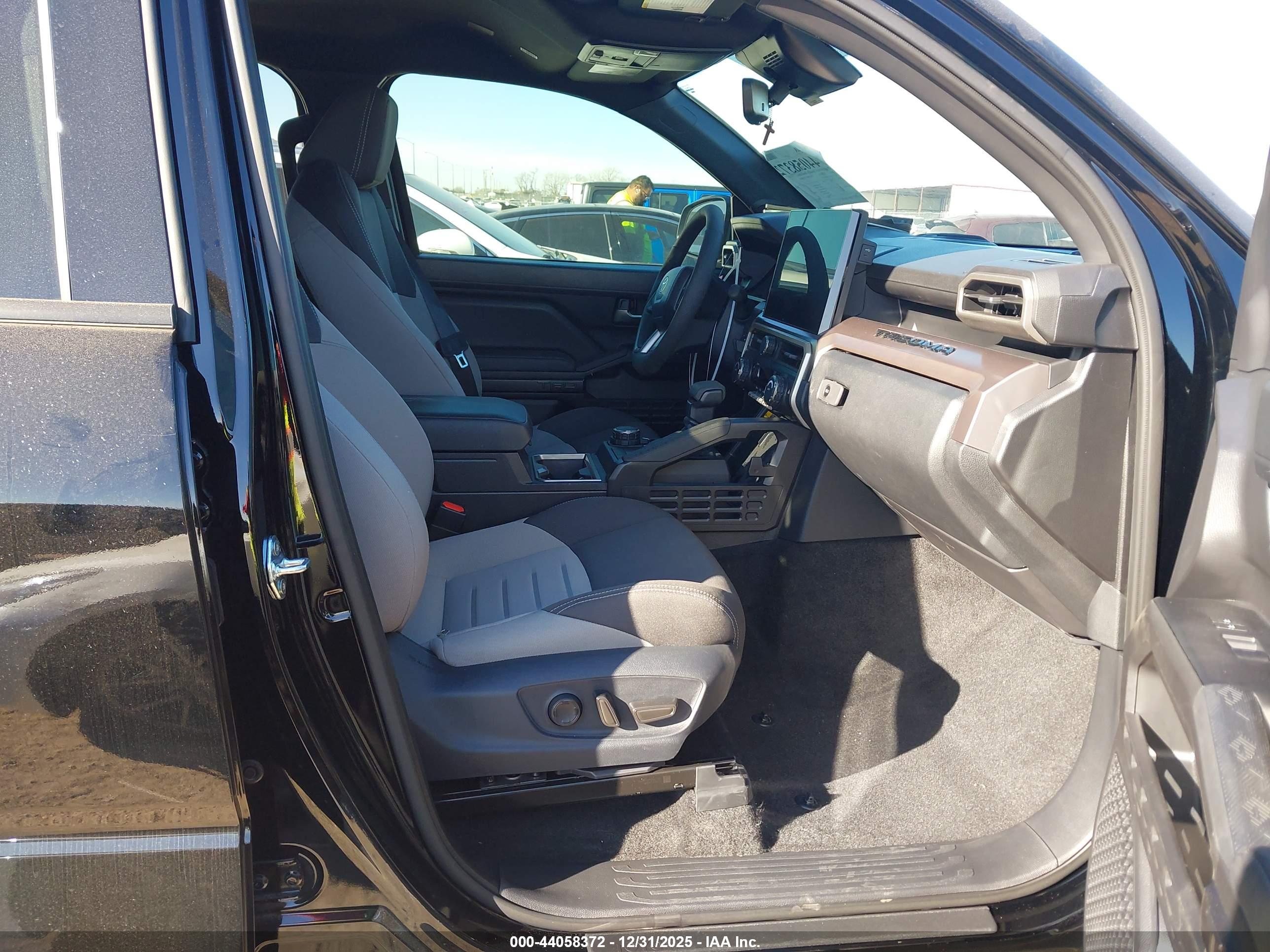 TOYOTA TACOMA image 5