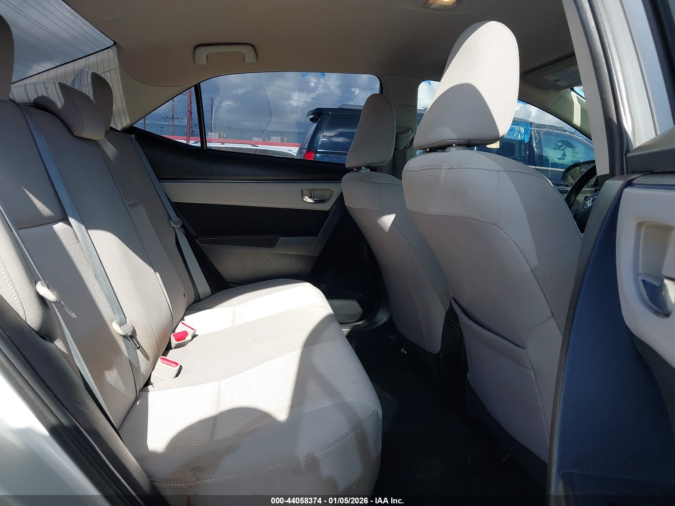 TOYOTA COROLLA image 8