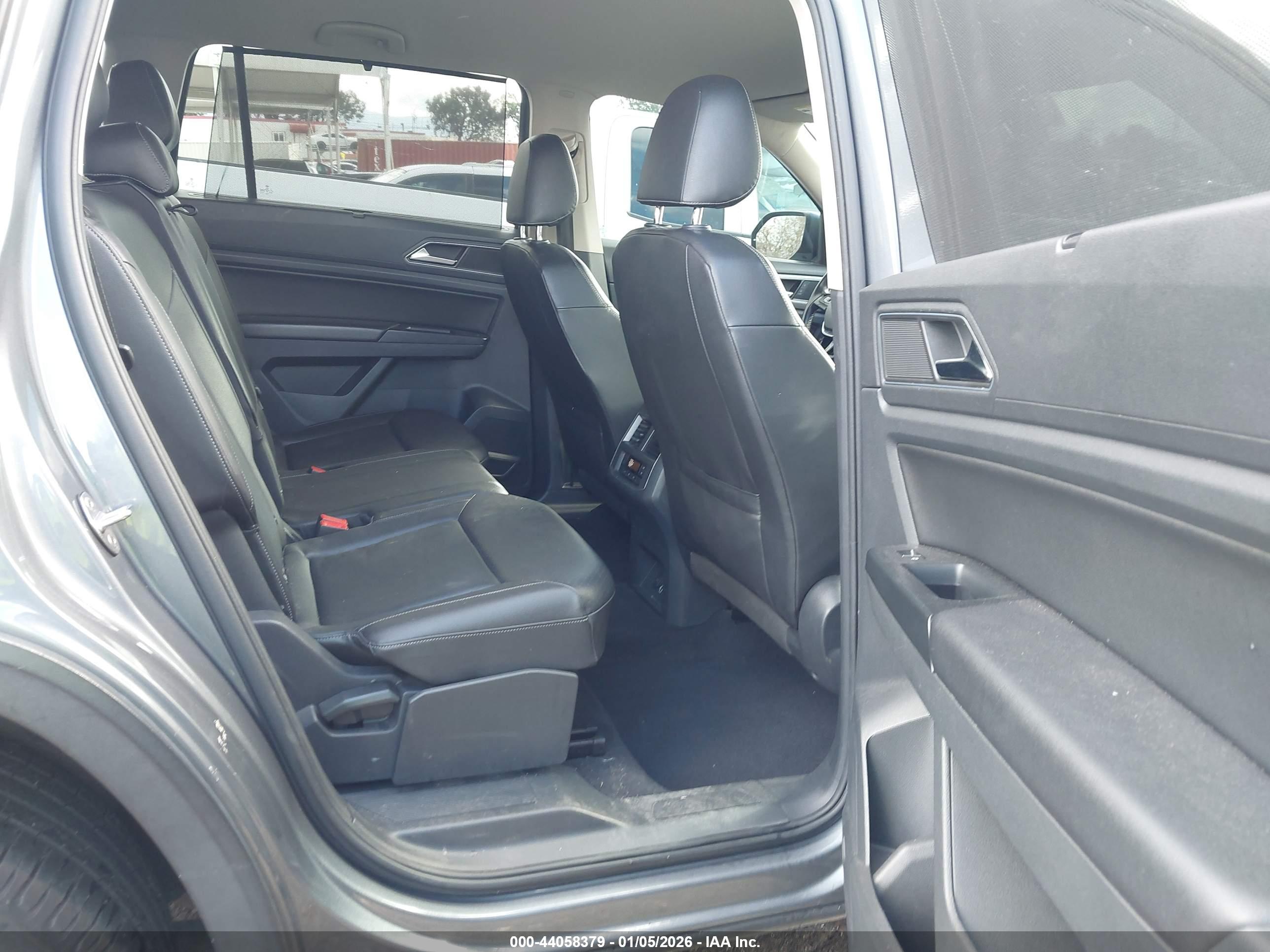 VOLKSWAGEN ATLAS image 8