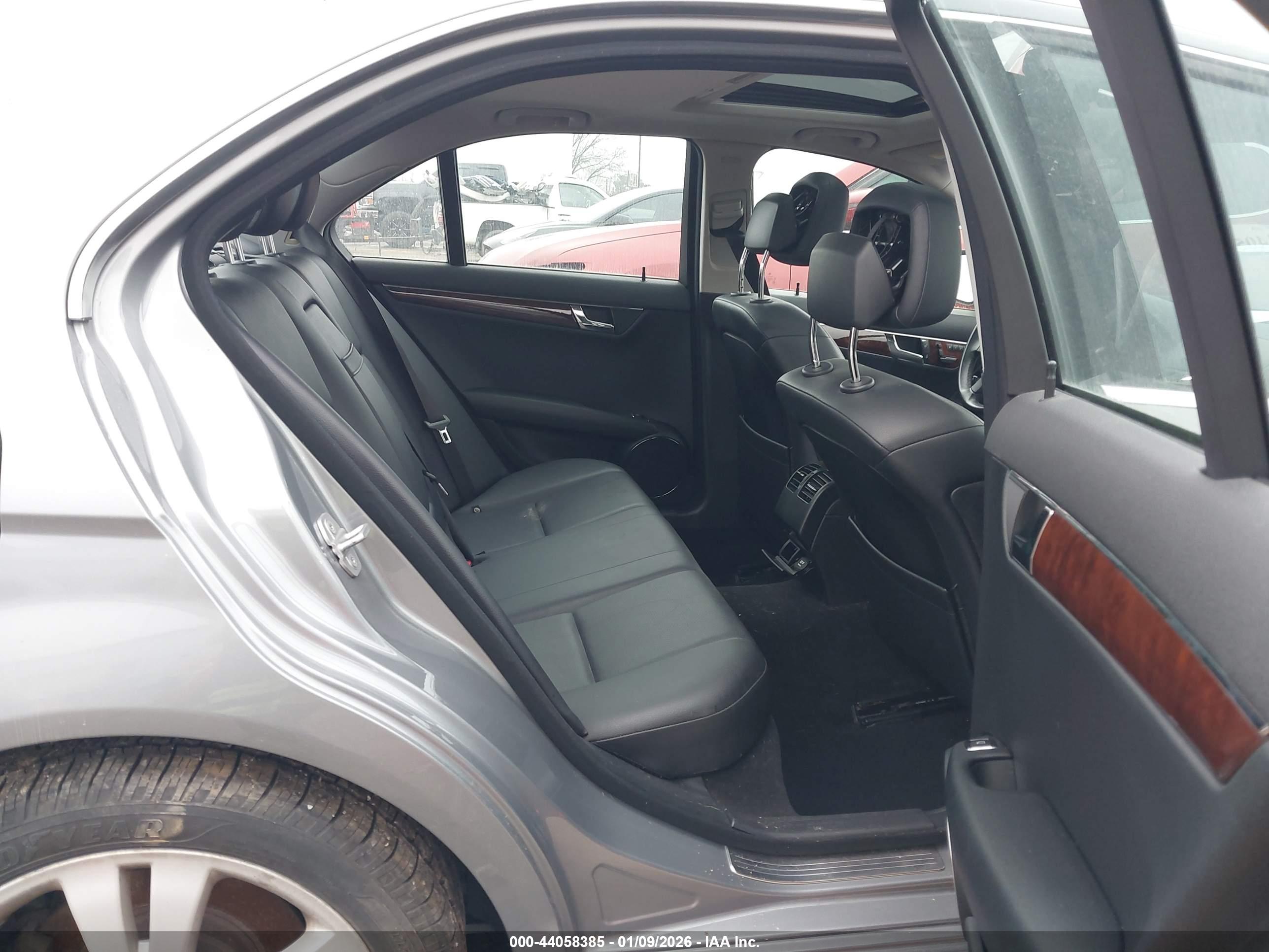MERCEDES-BENZ C image 8