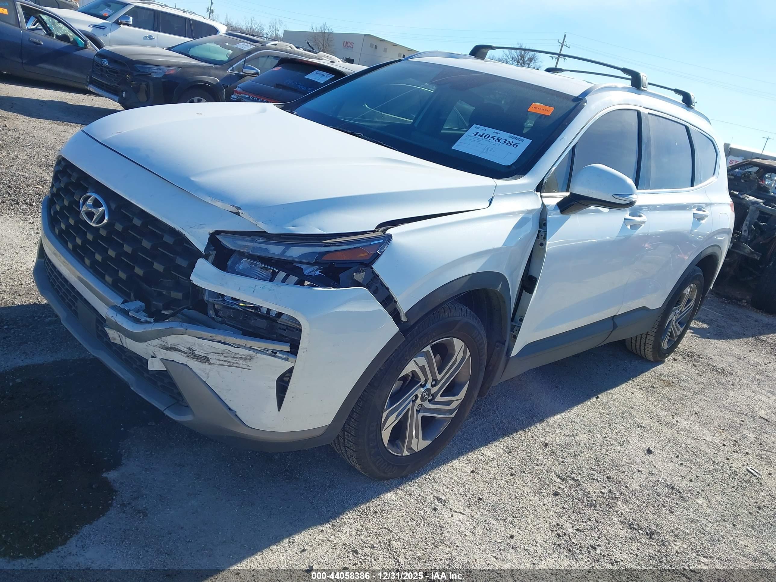 HYUNDAI SANTA image 2