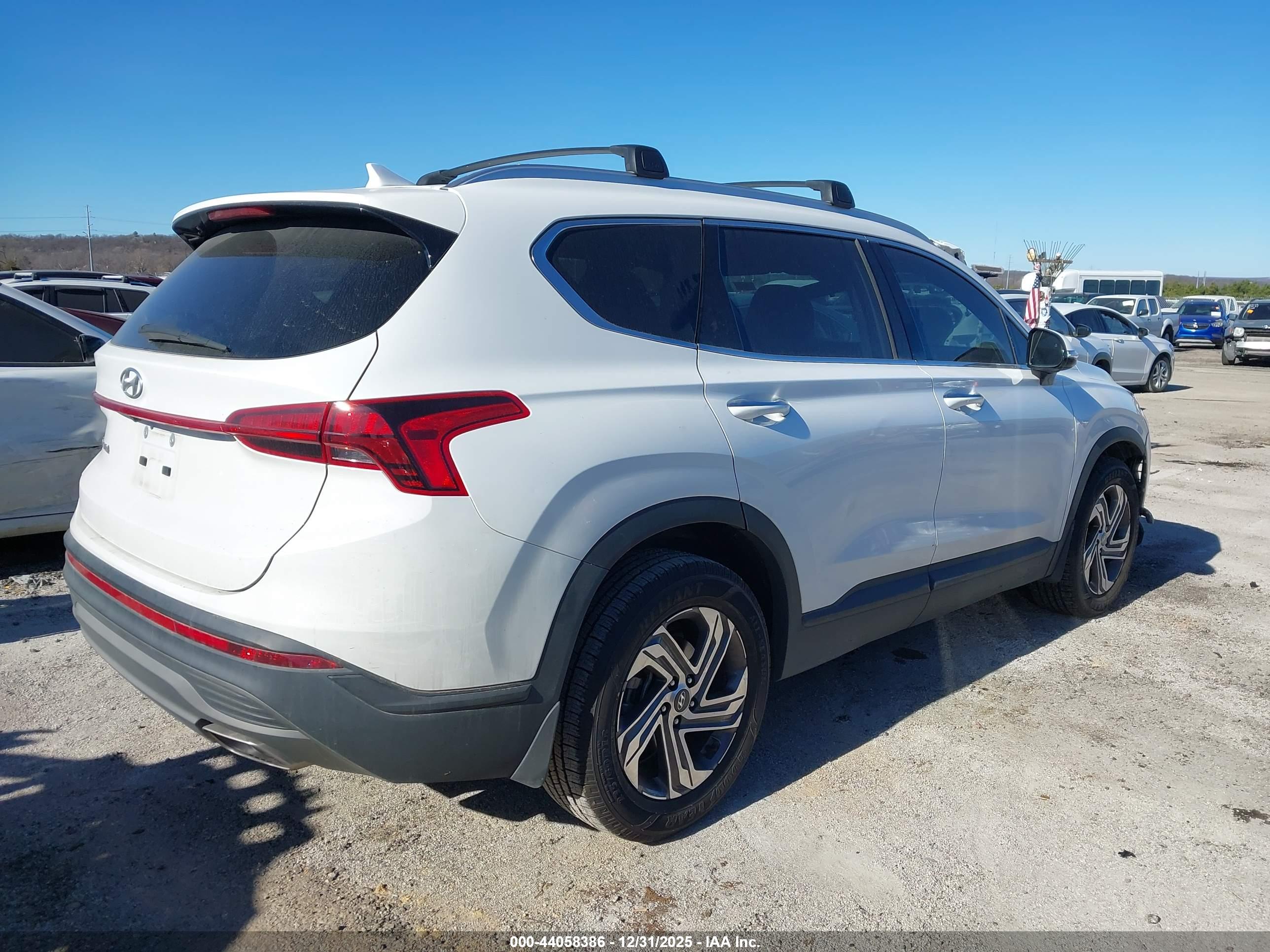 HYUNDAI SANTA image 4