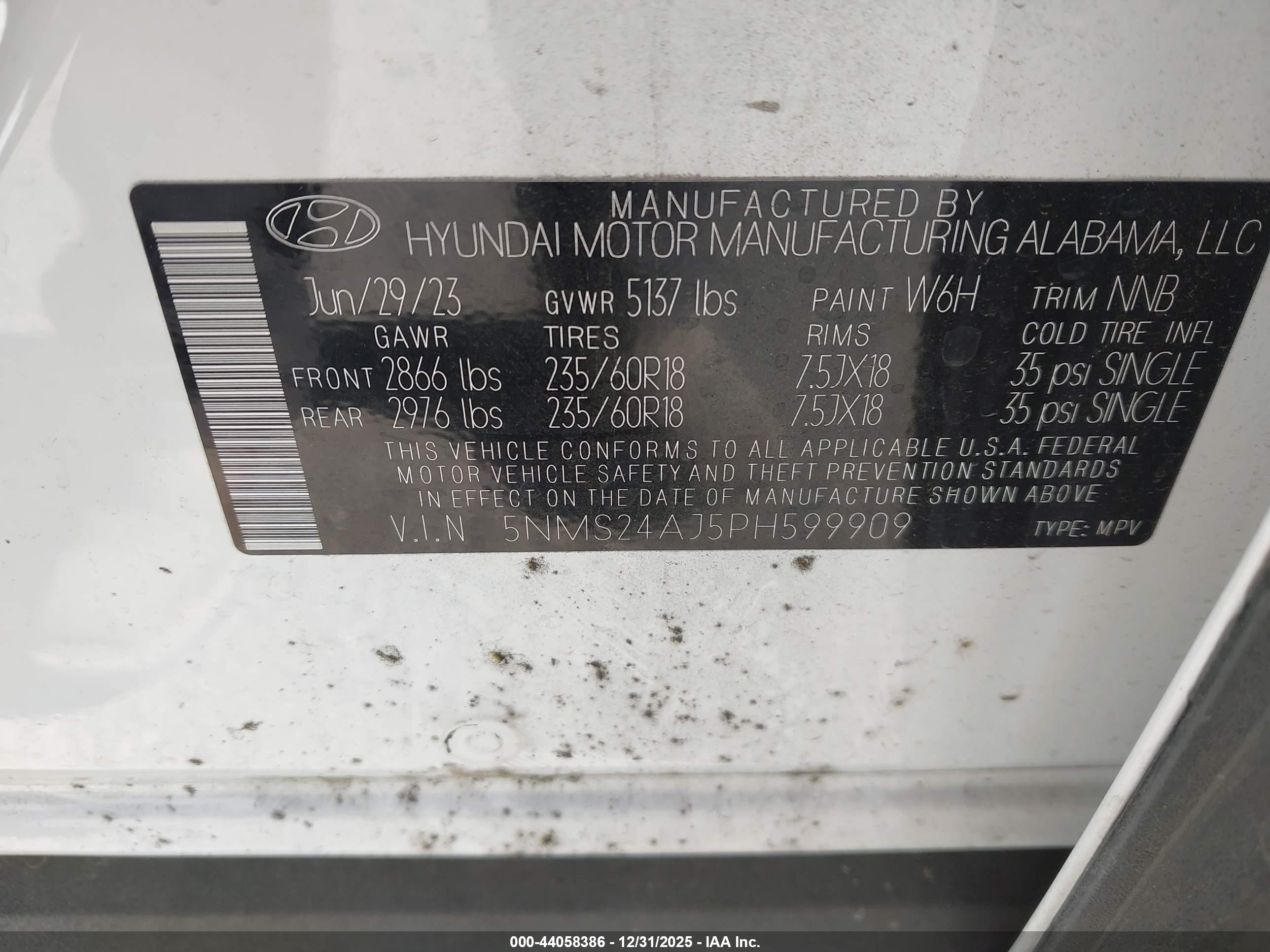 HYUNDAI SANTA image 9