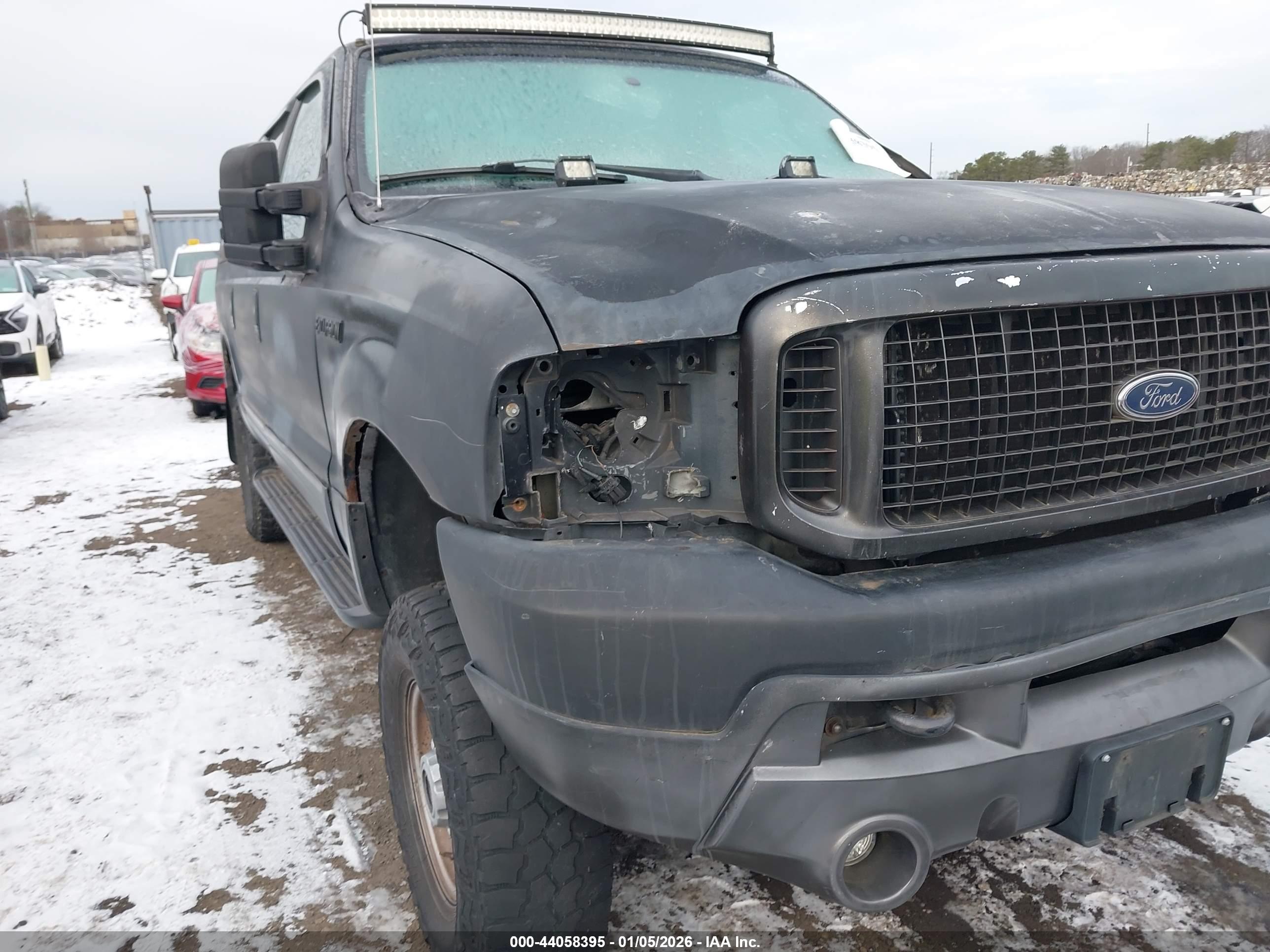 FORD EXCURSION image 6