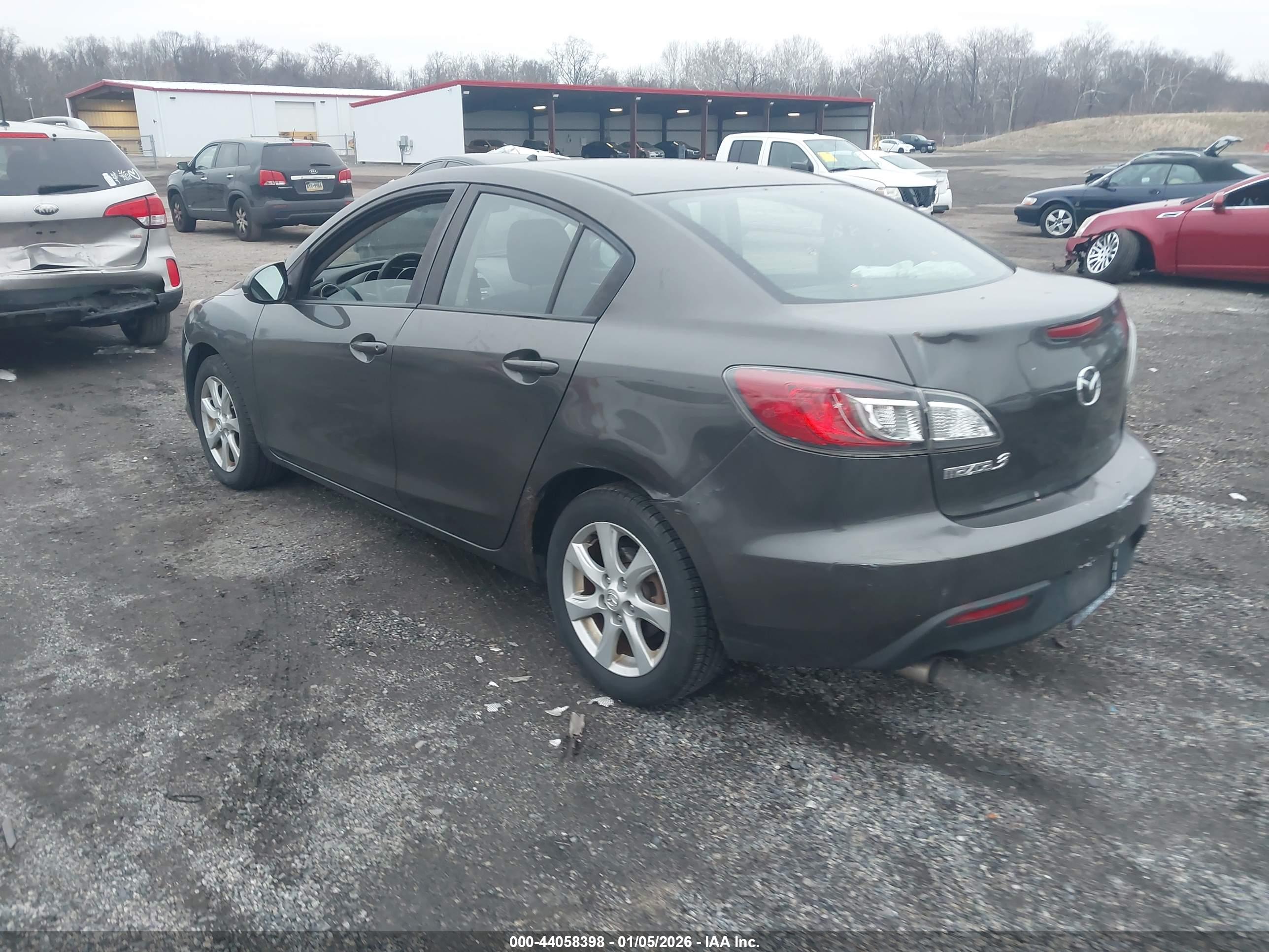 MAZDA MAZDA3 image 3