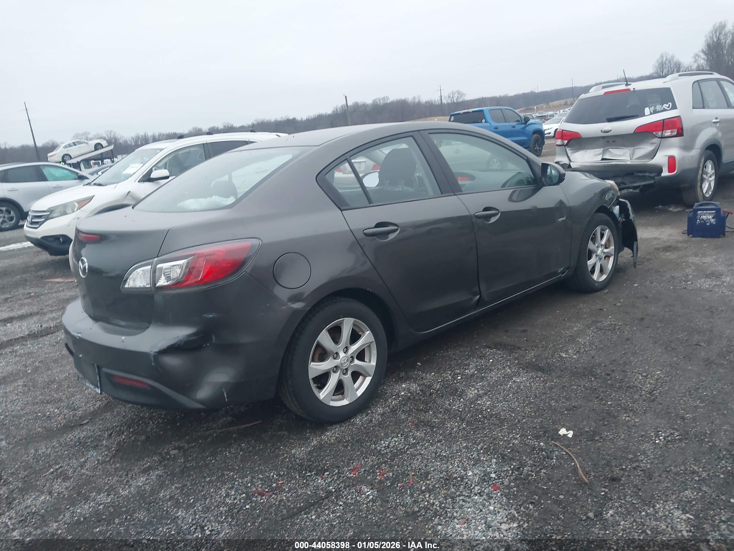 MAZDA MAZDA3 image 4