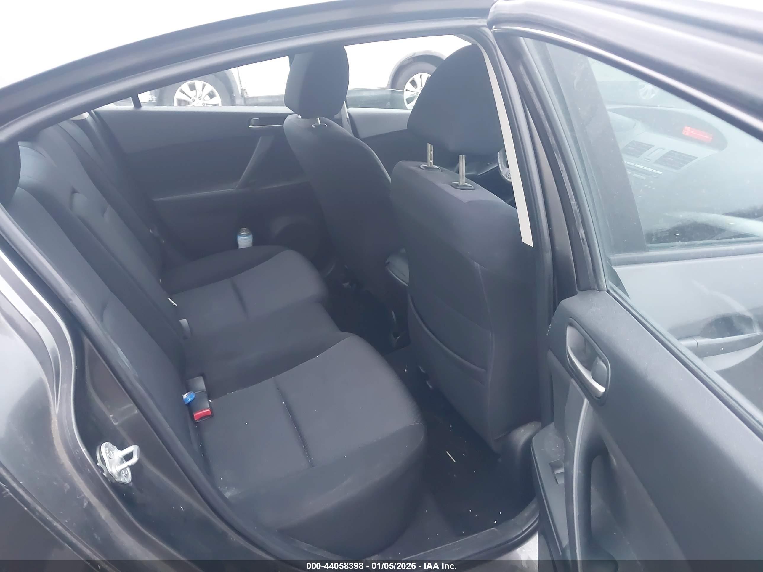 MAZDA MAZDA3 image 8