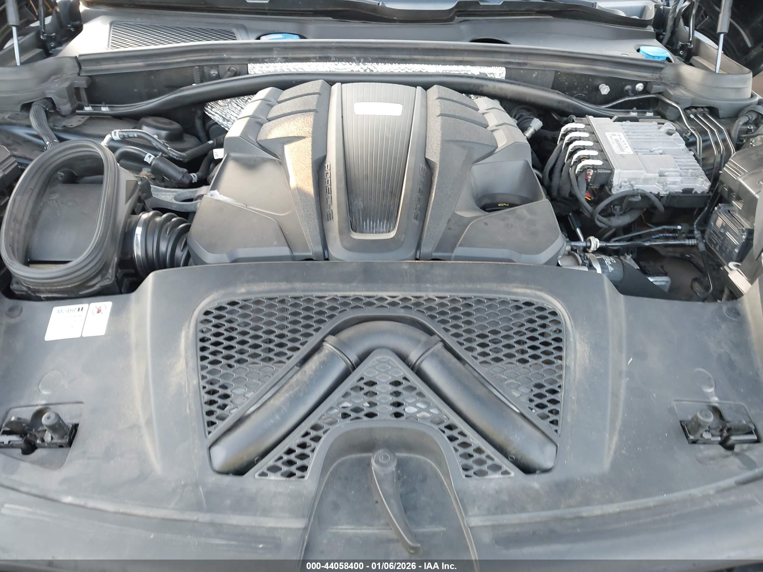 PORSCHE MACAN image 10