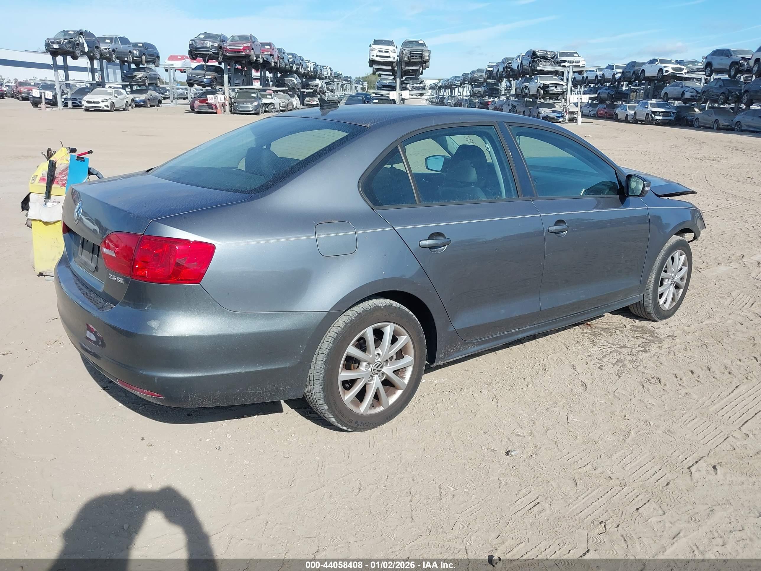 VOLKSWAGEN JETTA image 4