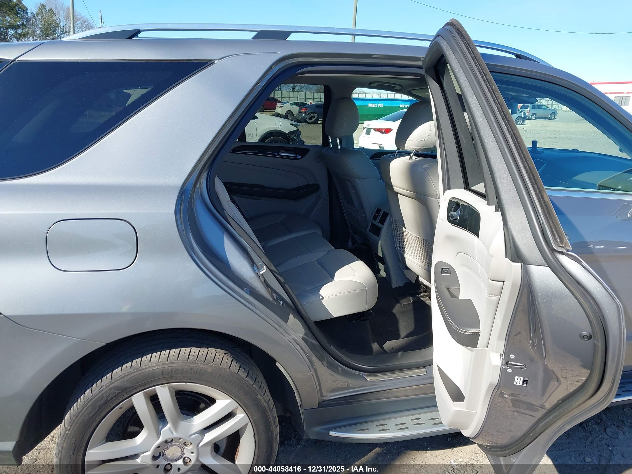 MERCEDES-BENZ ML image 8