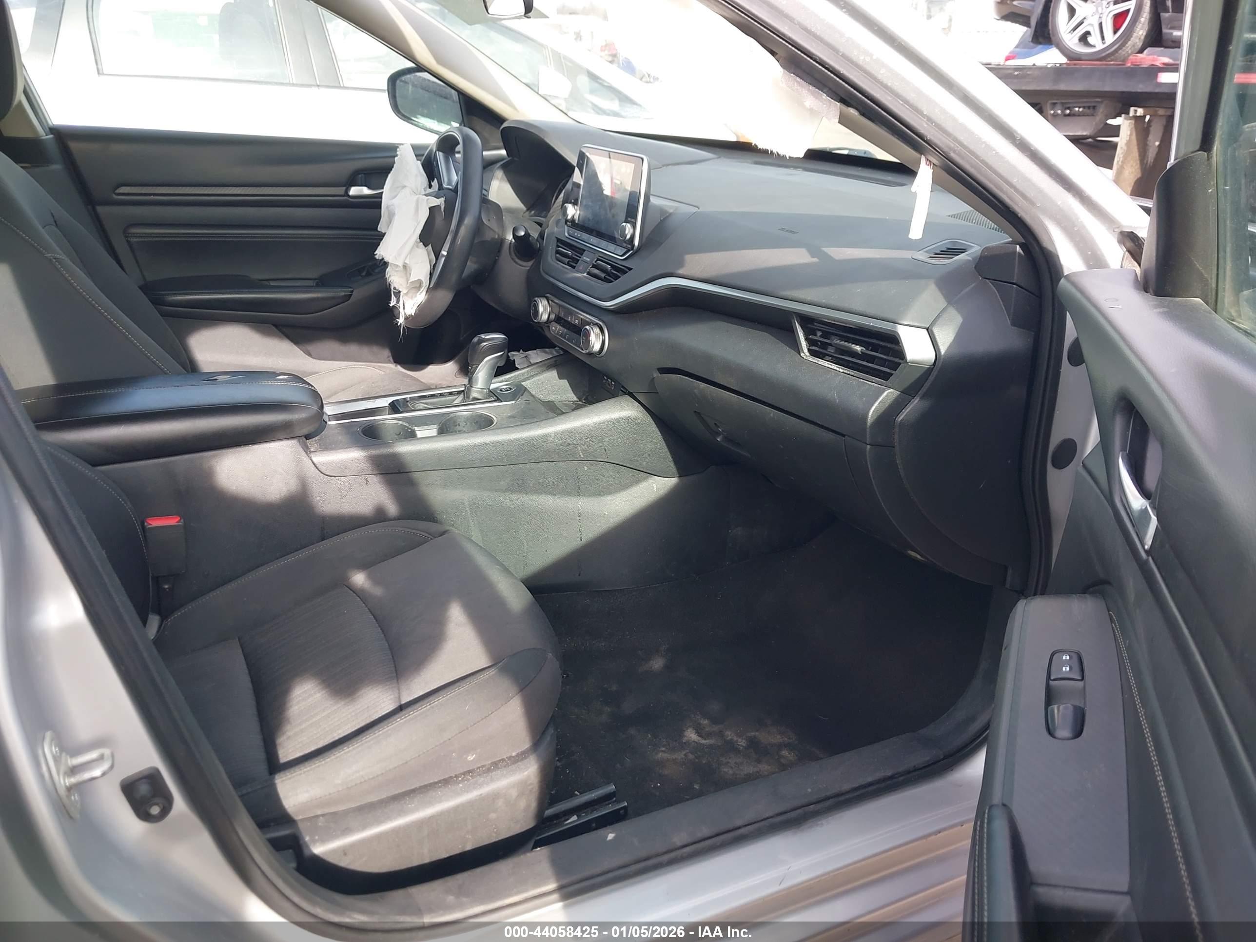 NISSAN ALTIMA image 5